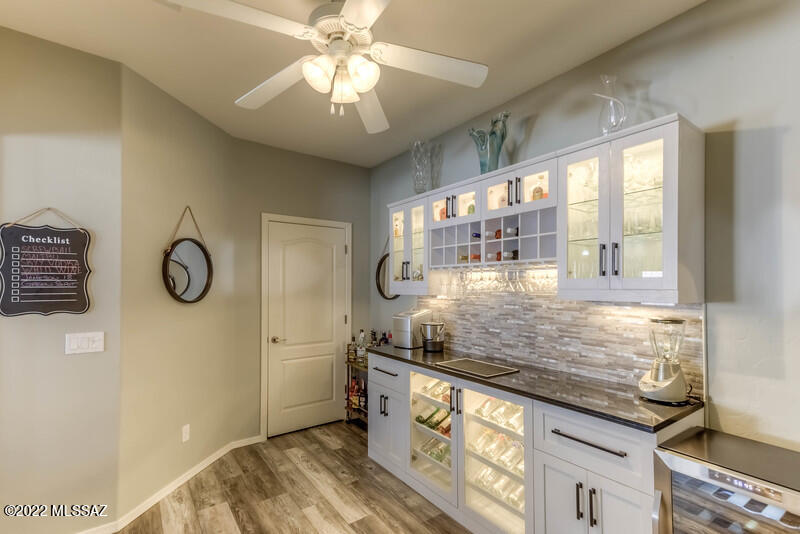 3725 E Northern Dancer Road