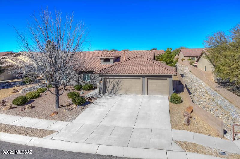 3725 E Northern Dancer Road