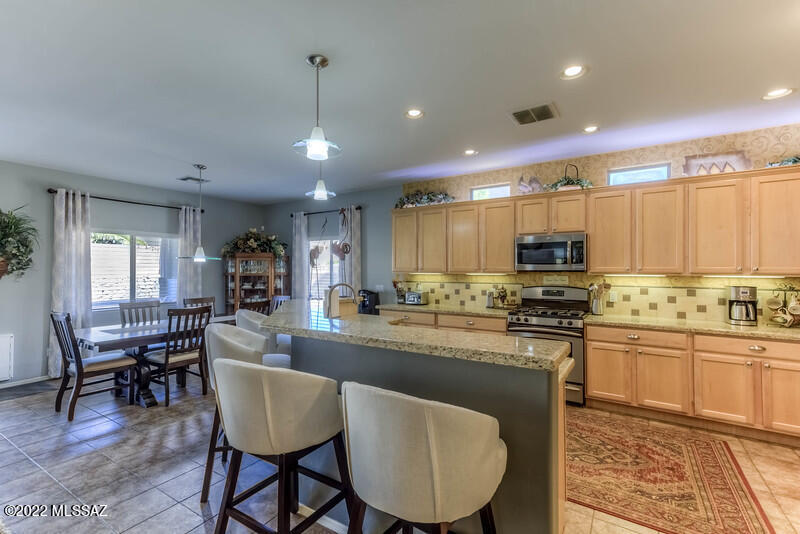 3725 E Northern Dancer Road