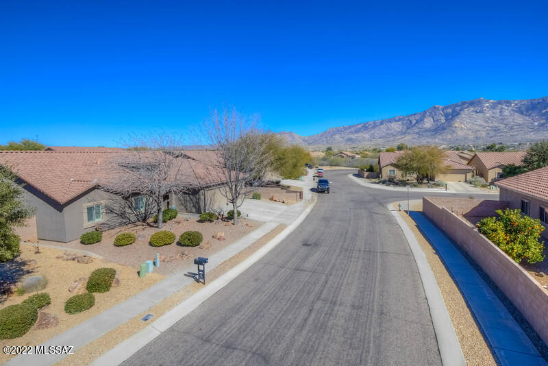 3725 E Northern Dancer Road