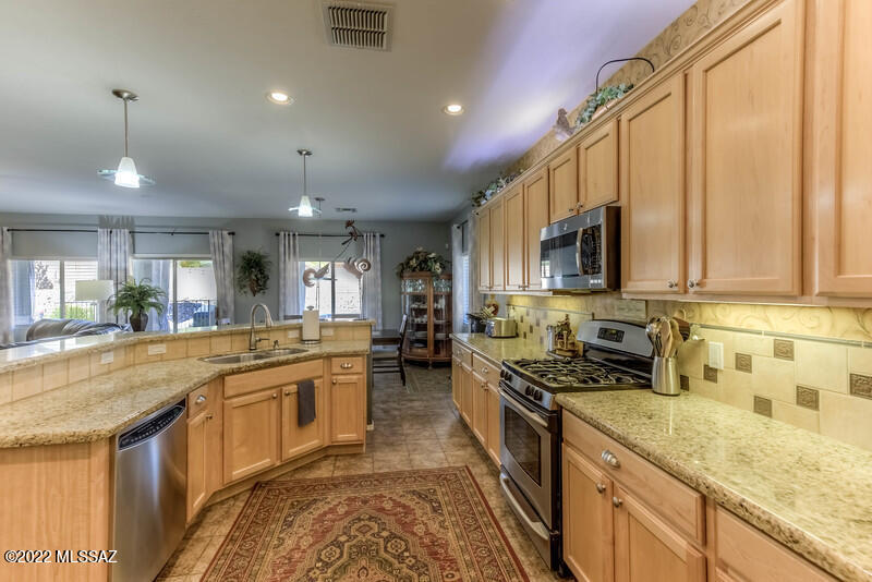 3725 E Northern Dancer Road