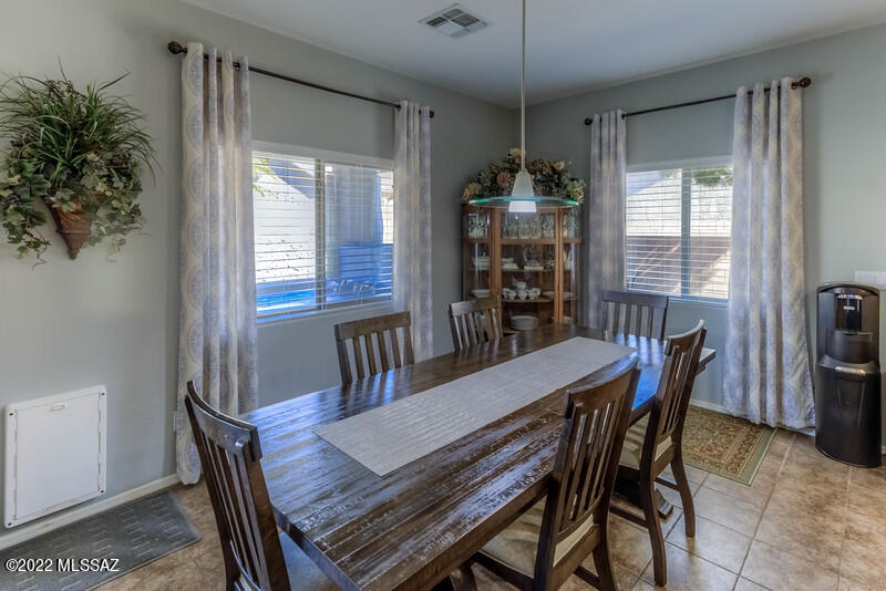 3725 E Northern Dancer Road