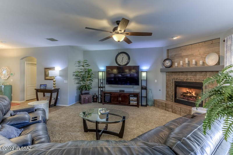 3725 E Northern Dancer Road