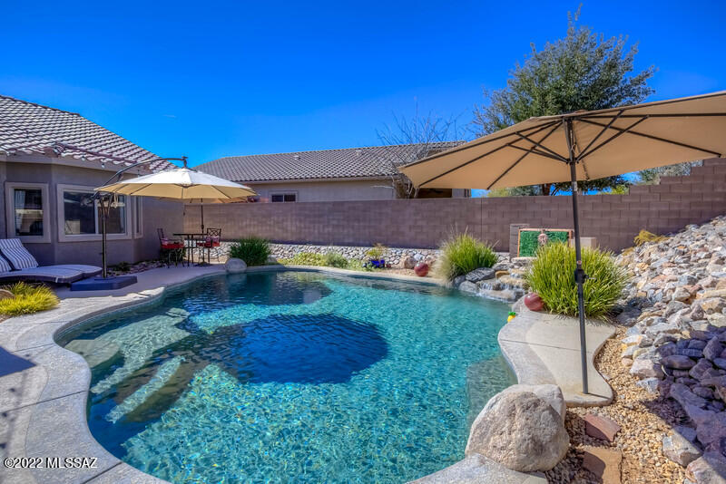 3725 E Northern Dancer Road