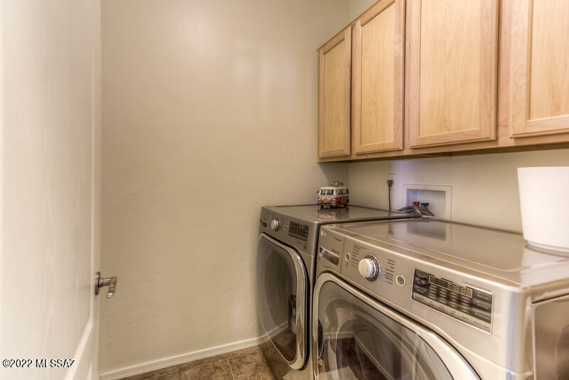 3725 E Northern Dancer Road