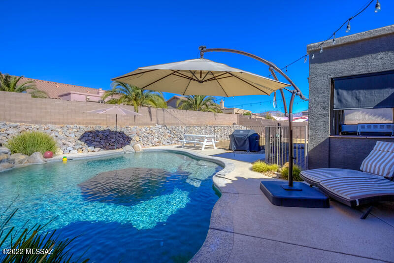 3725 E Northern Dancer Road