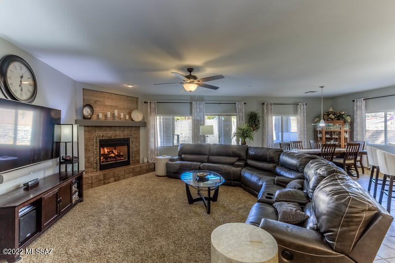 3725 E Northern Dancer Road