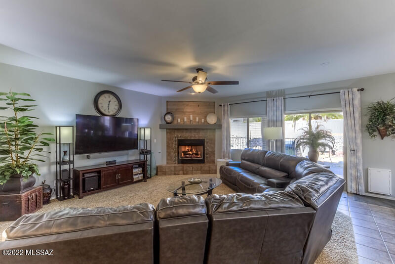 3725 E Northern Dancer Road