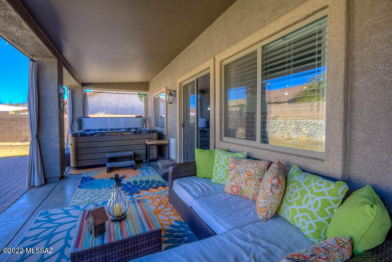 3725 E Northern Dancer Road