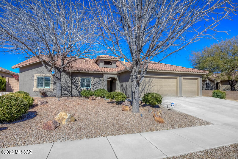 3725 E Northern Dancer Road