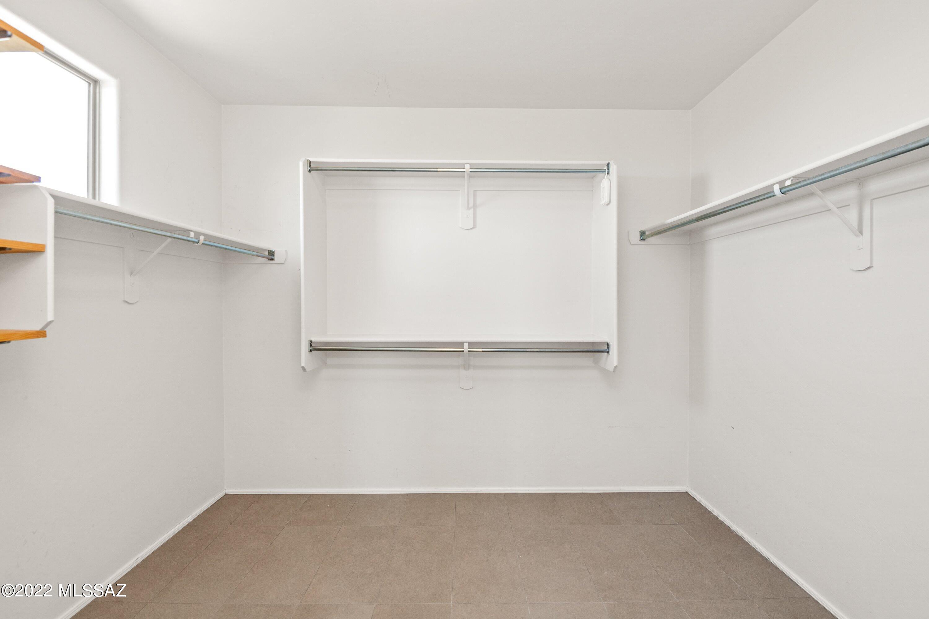 3386 W Fledgling Drive