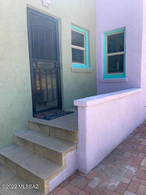 1334 N Campbell Avenue