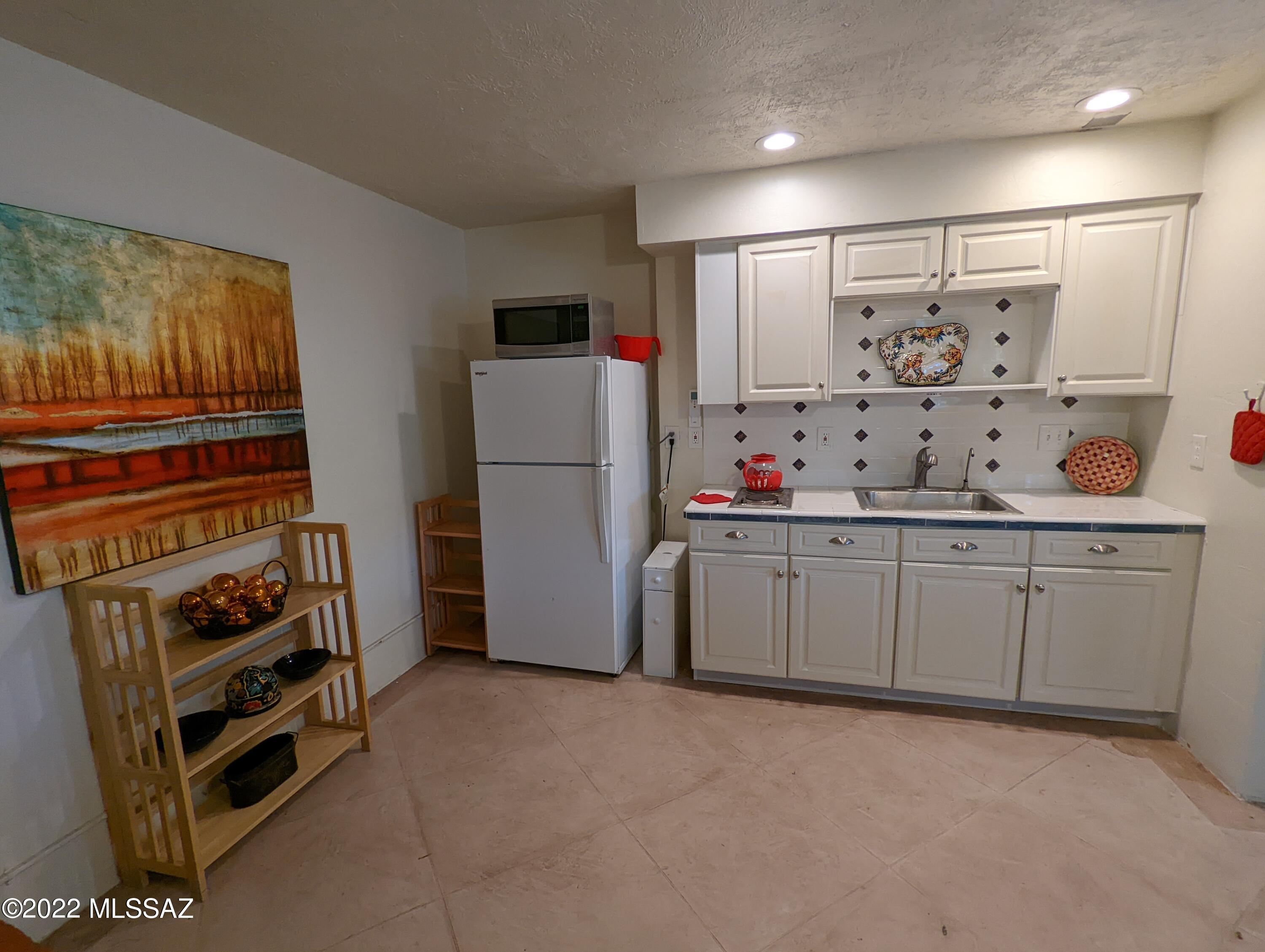 1334 N Campbell Avenue