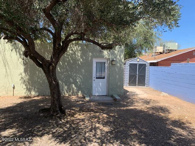 1334 N Campbell Avenue