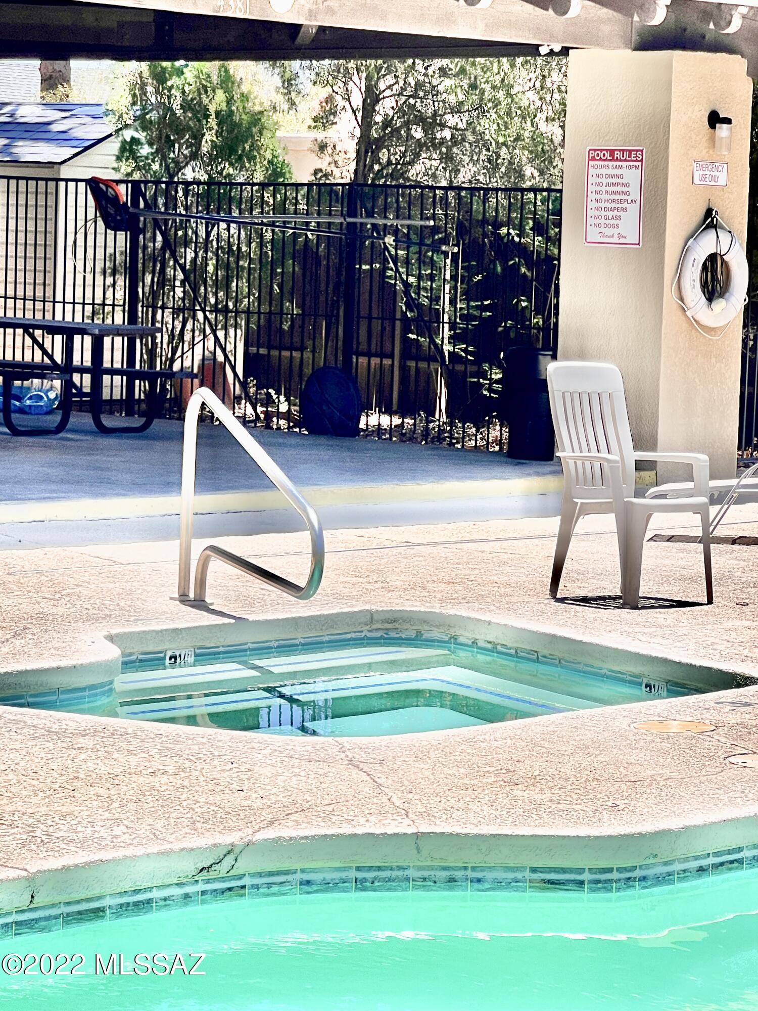 4309 W Pyracantha Drive