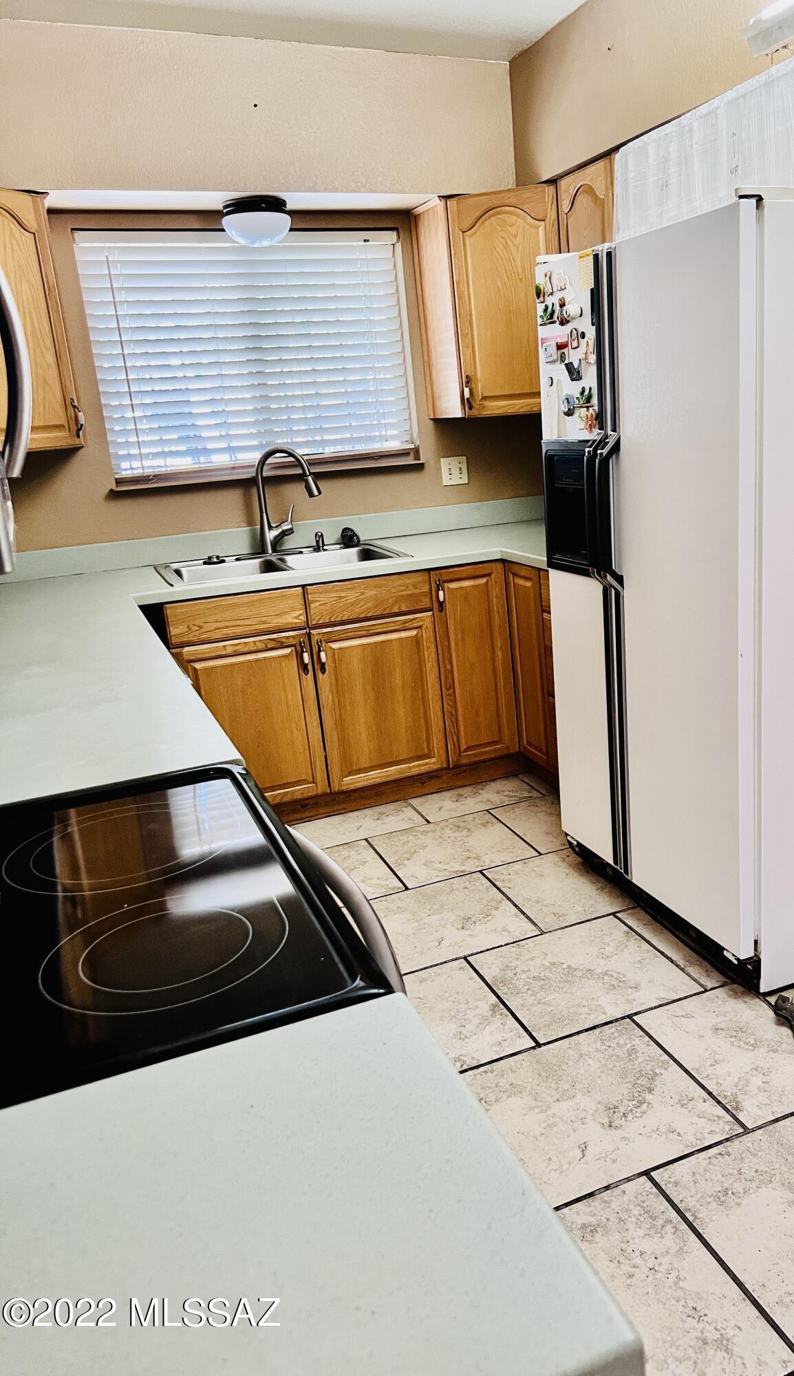 4309 W Pyracantha Drive