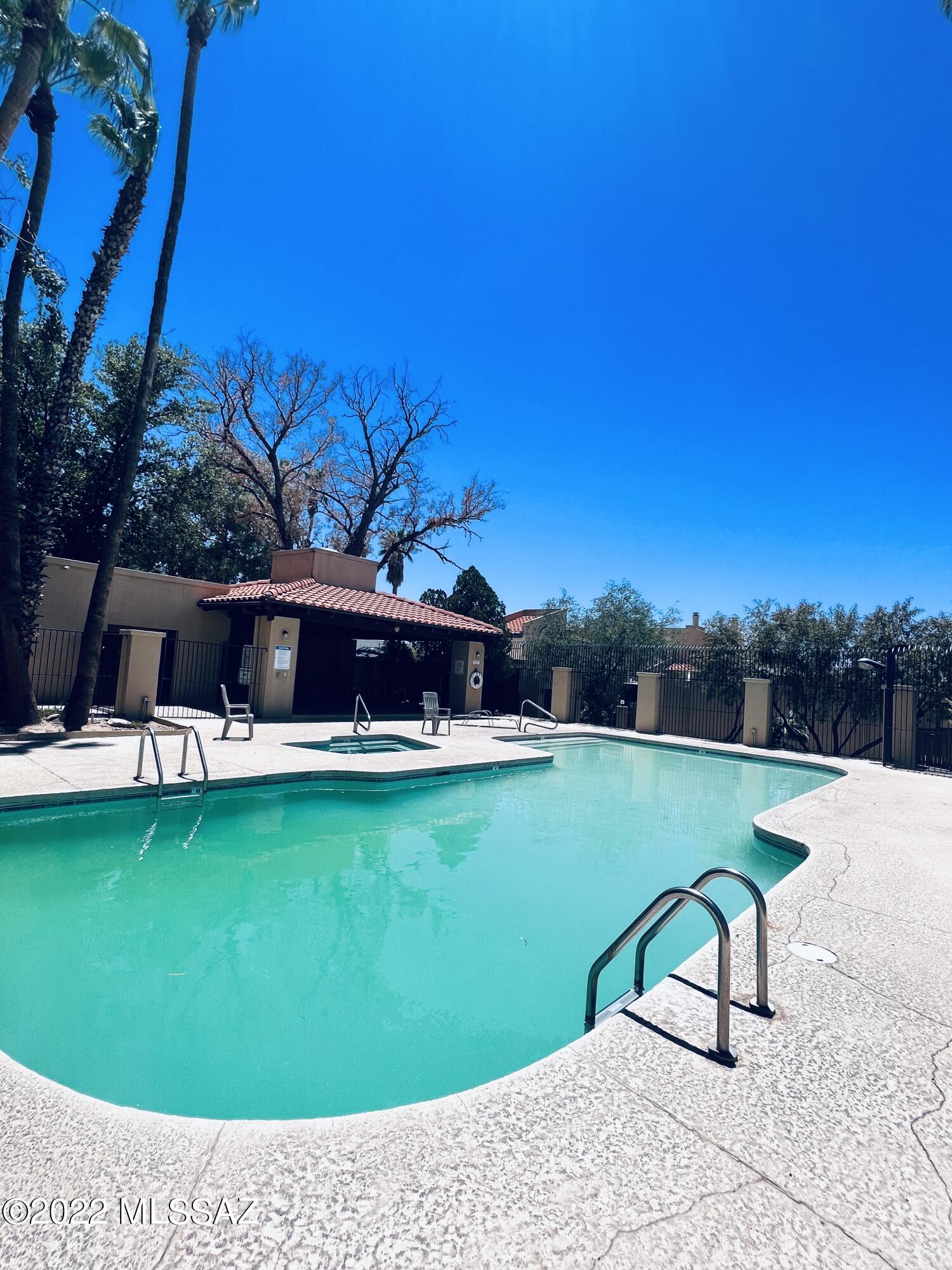 4309 W Pyracantha Drive