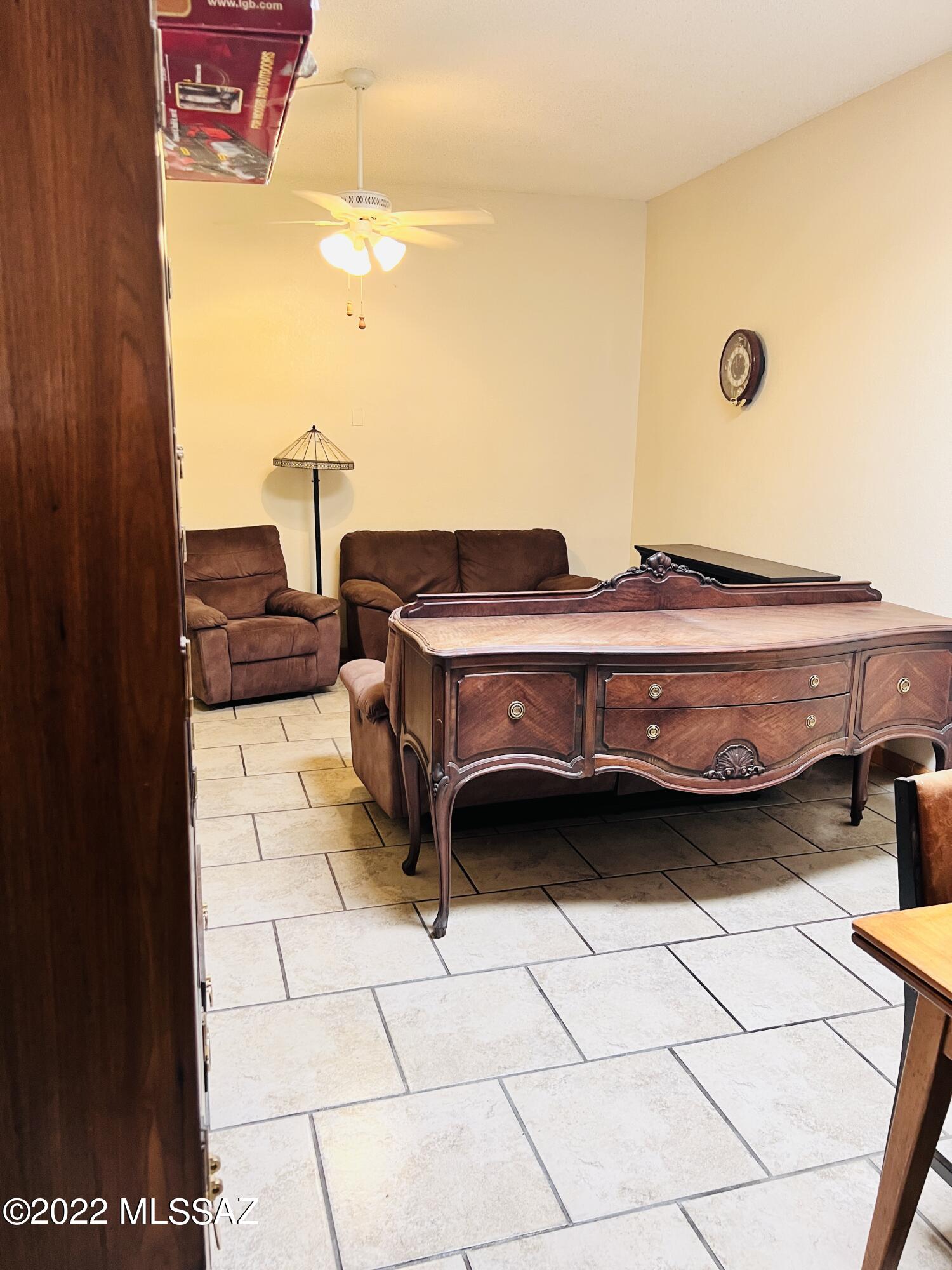 4309 W Pyracantha Drive