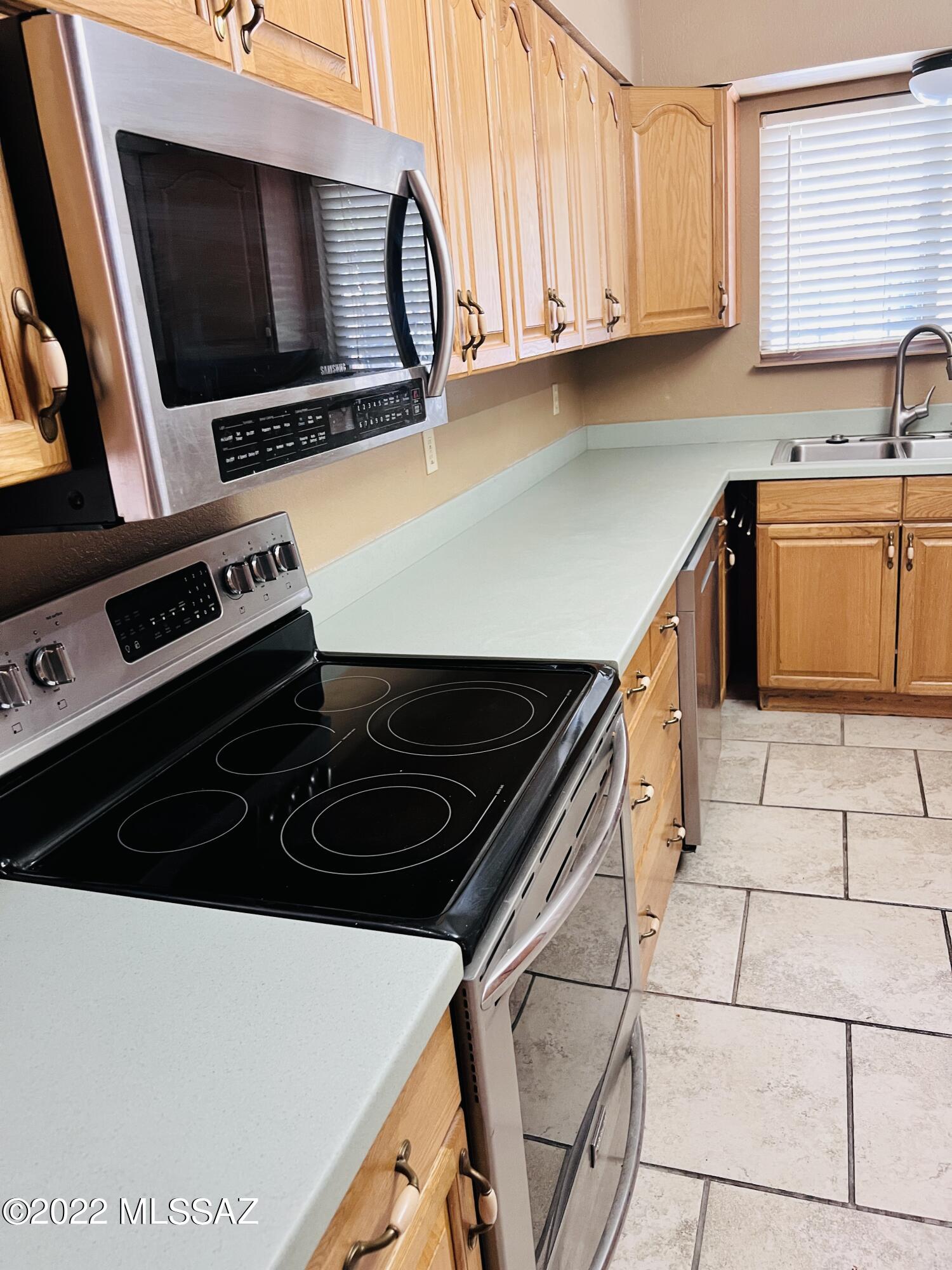 4309 W Pyracantha Drive