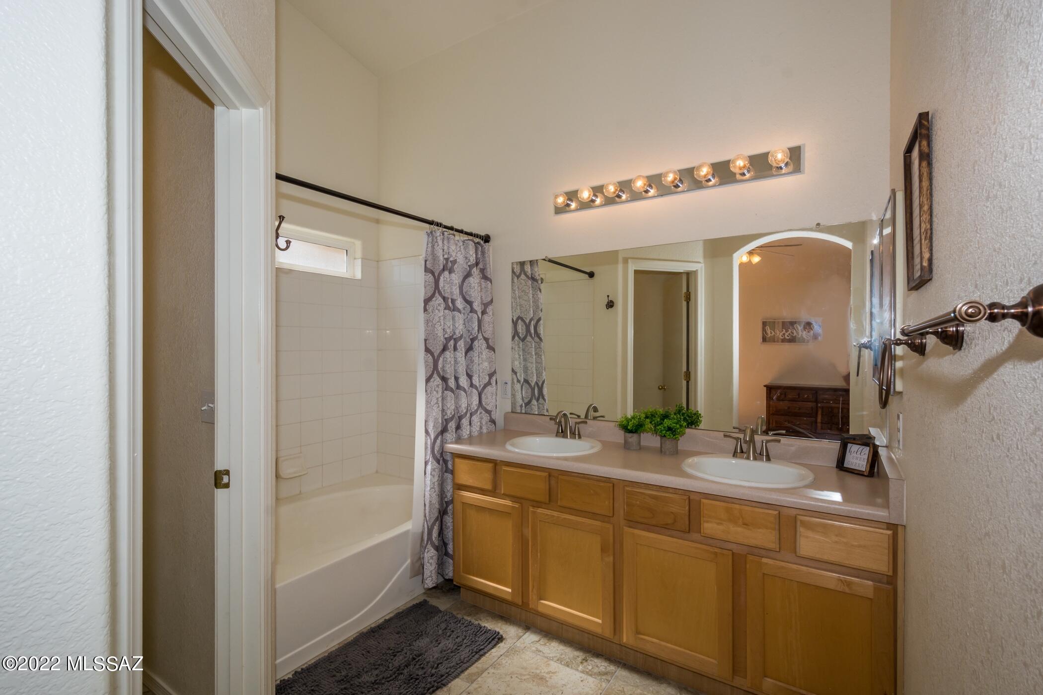 5523 W Guild Springs Street