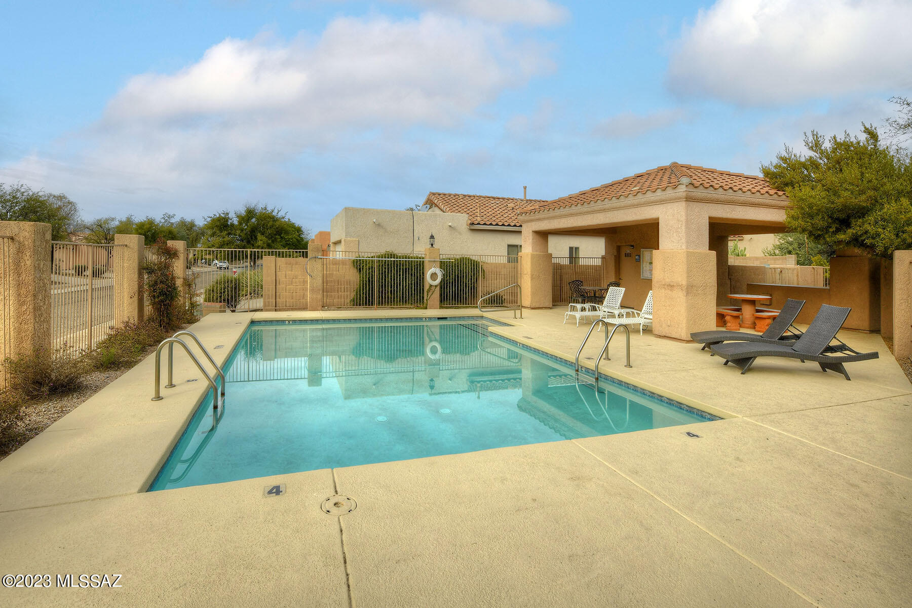 1860 W RIVER OTTER Drive