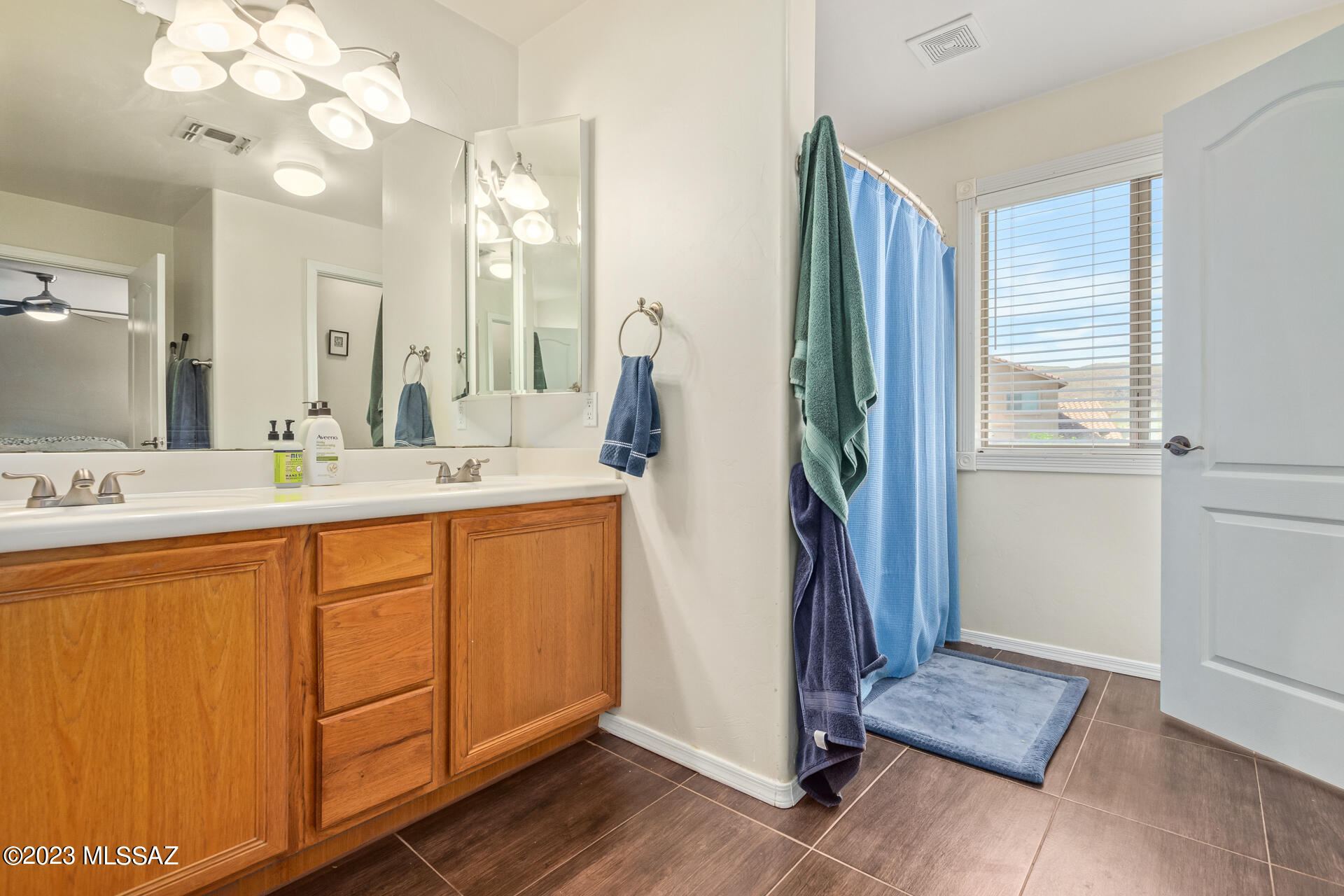 7679 W Innutian Court