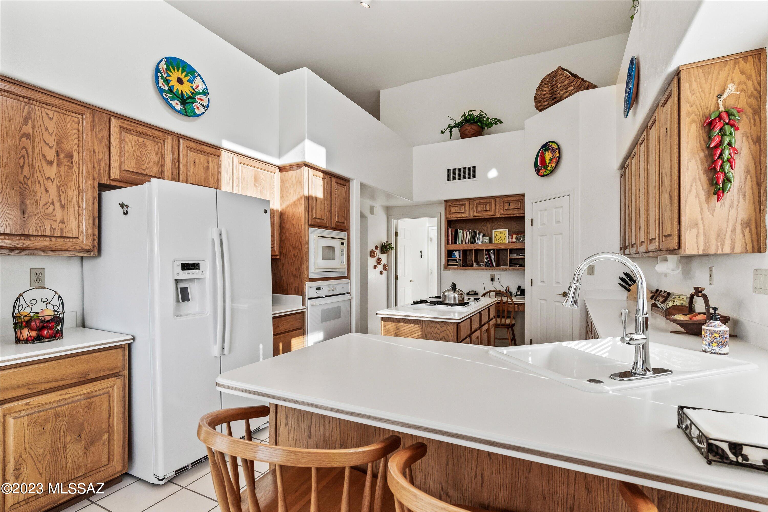 6738 N Shadow Run Drive