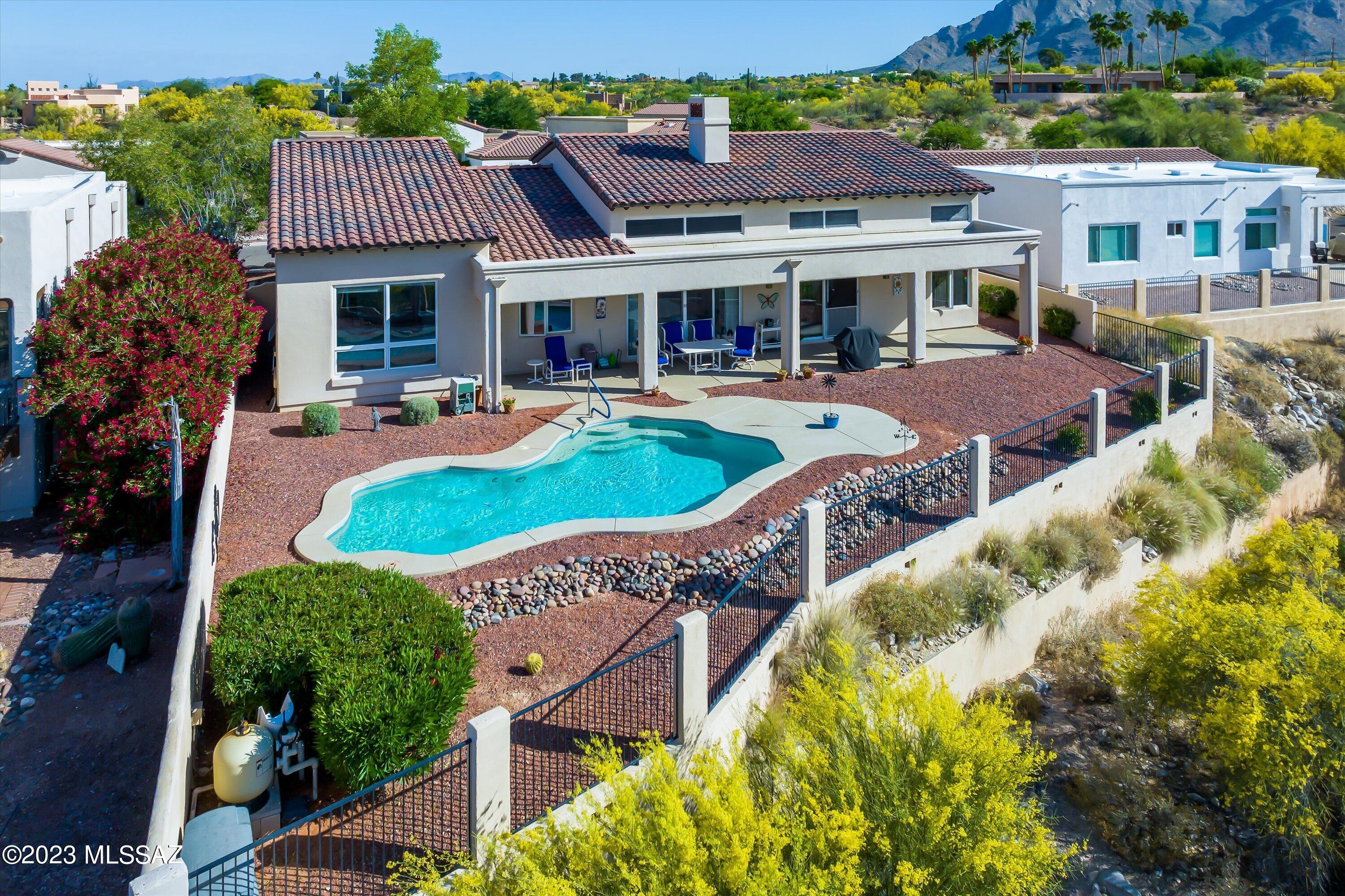 6738 N Shadow Run Drive