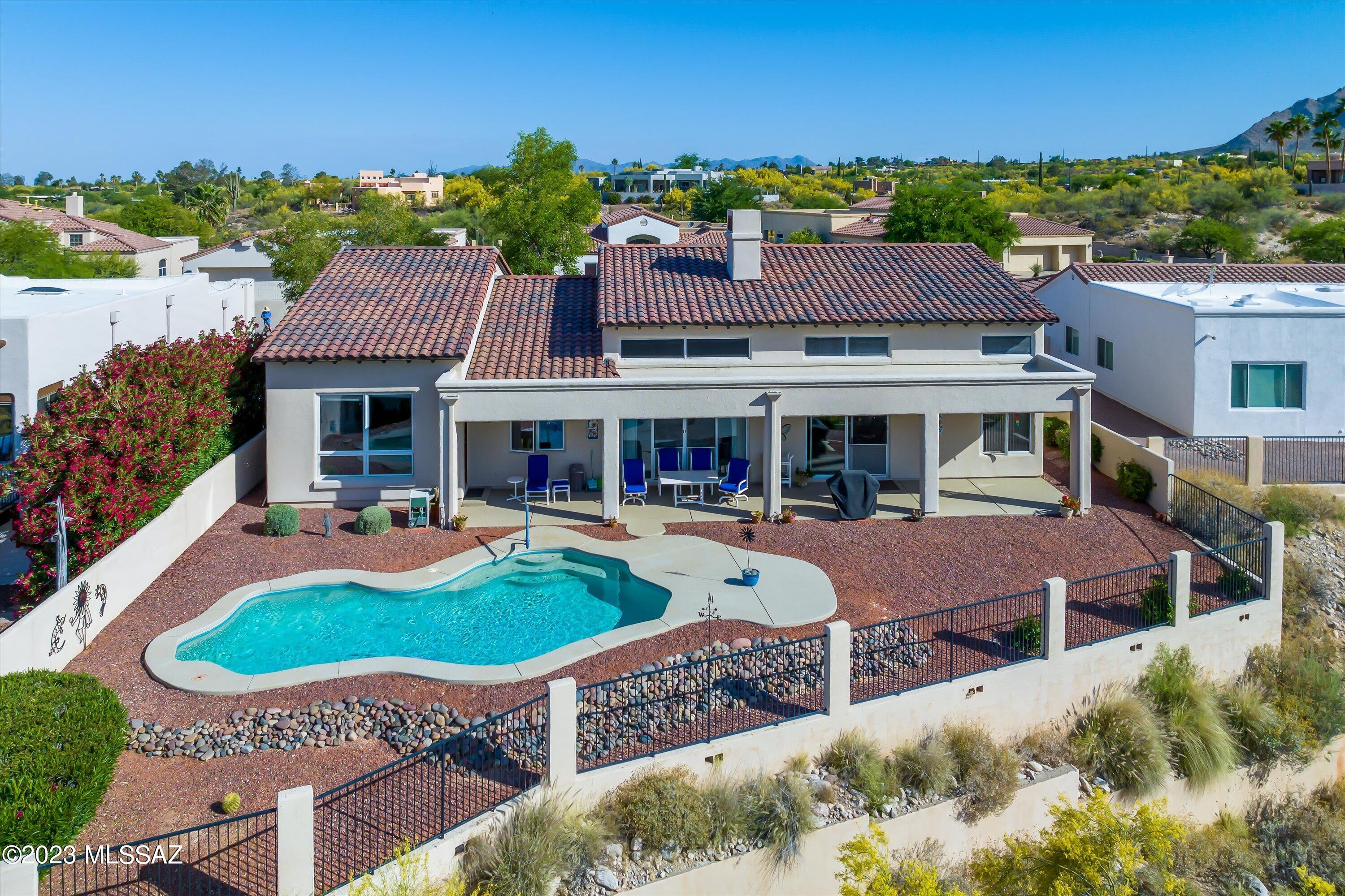 6738 N Shadow Run Drive