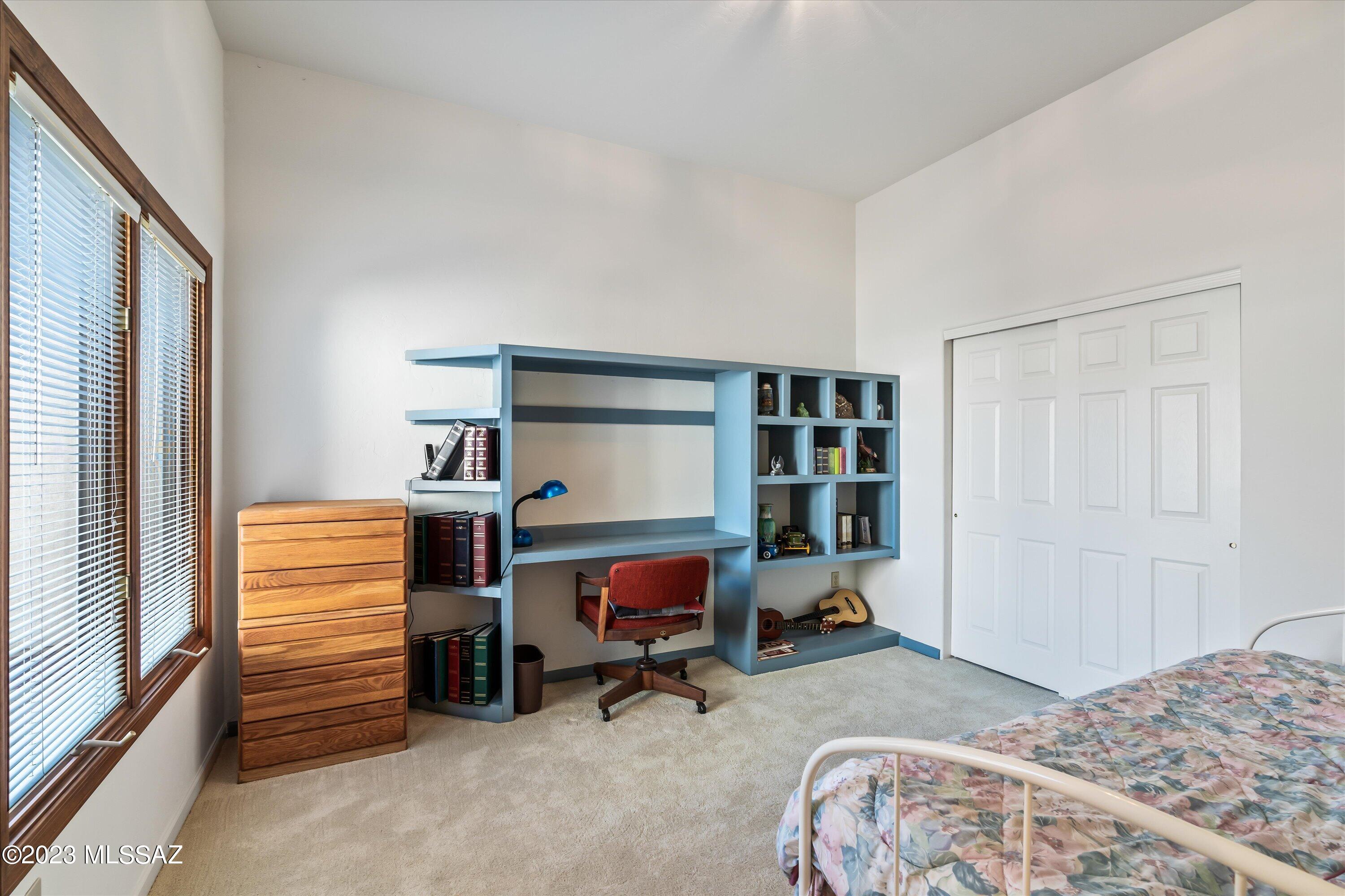 6738 N Shadow Run Drive