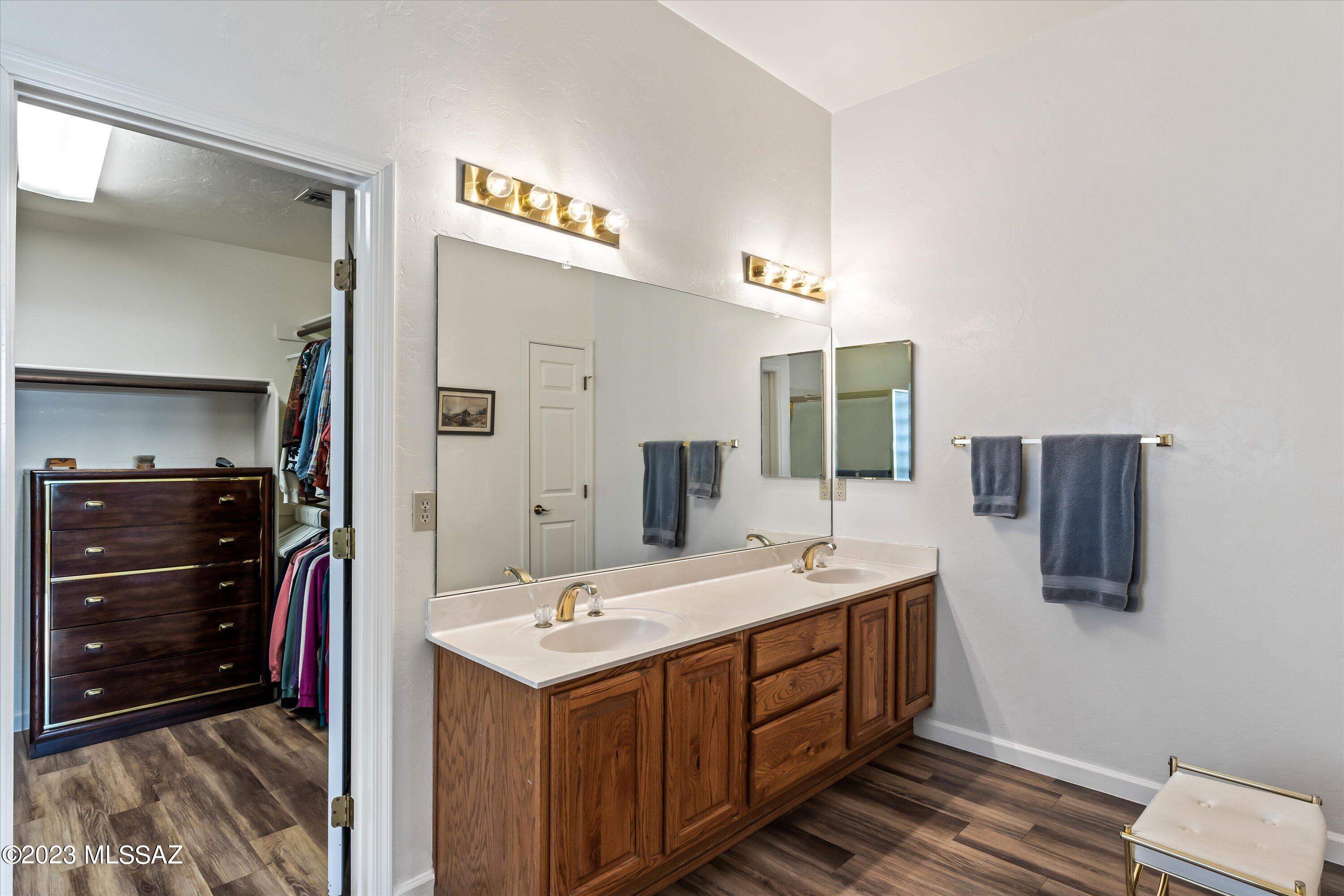 6738 N Shadow Run Drive