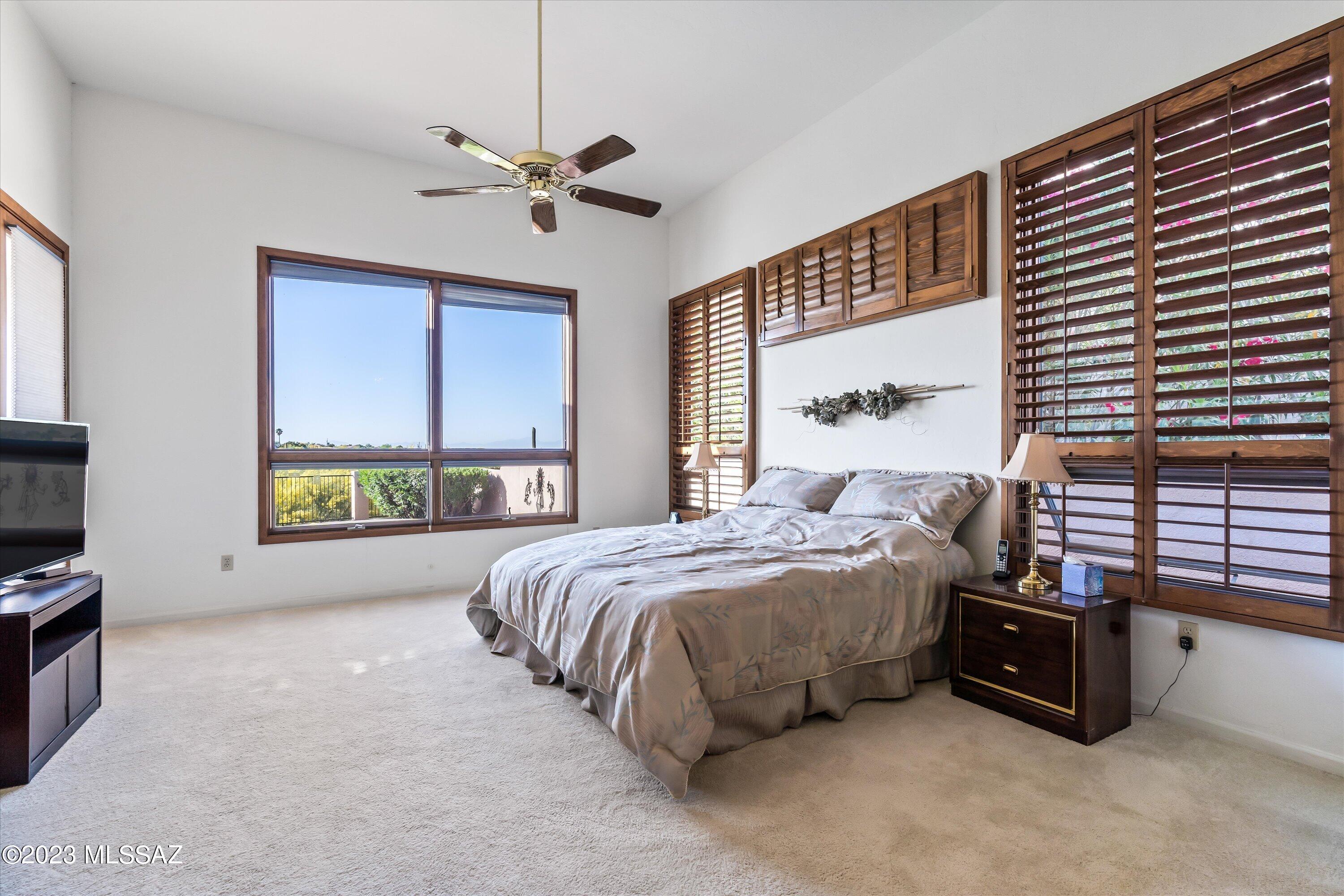 6738 N Shadow Run Drive