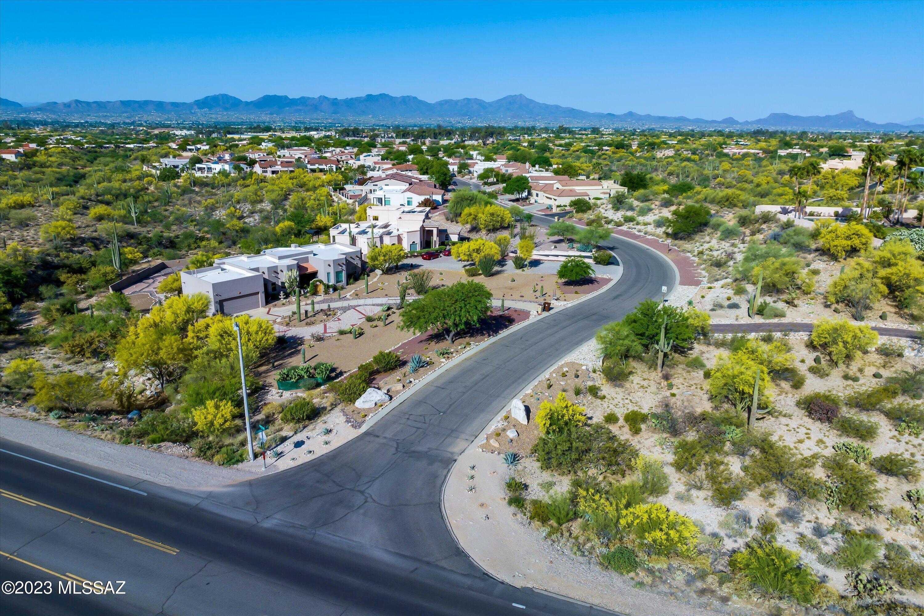 6738 N Shadow Run Drive