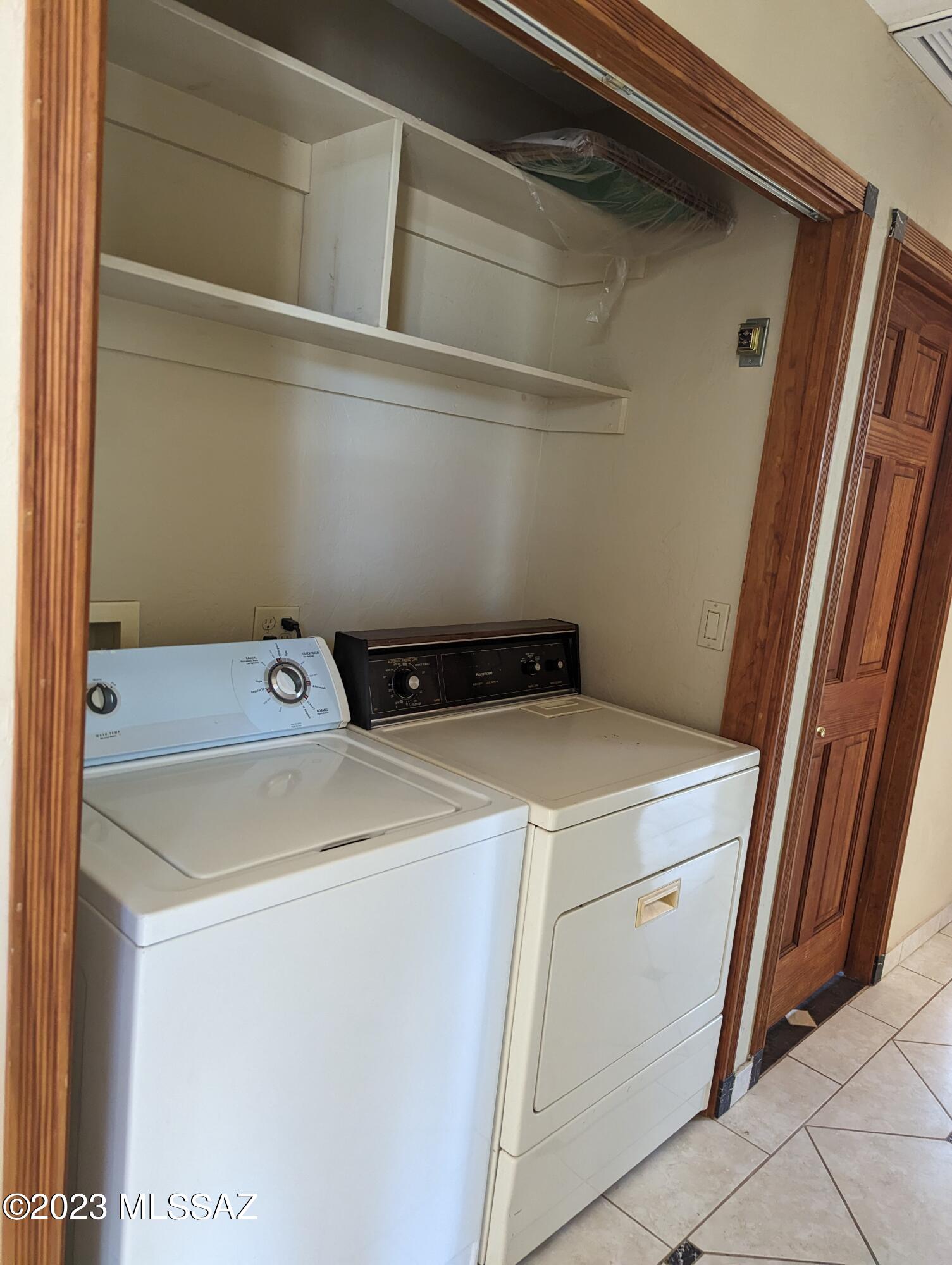 7424 N La Canada Drive