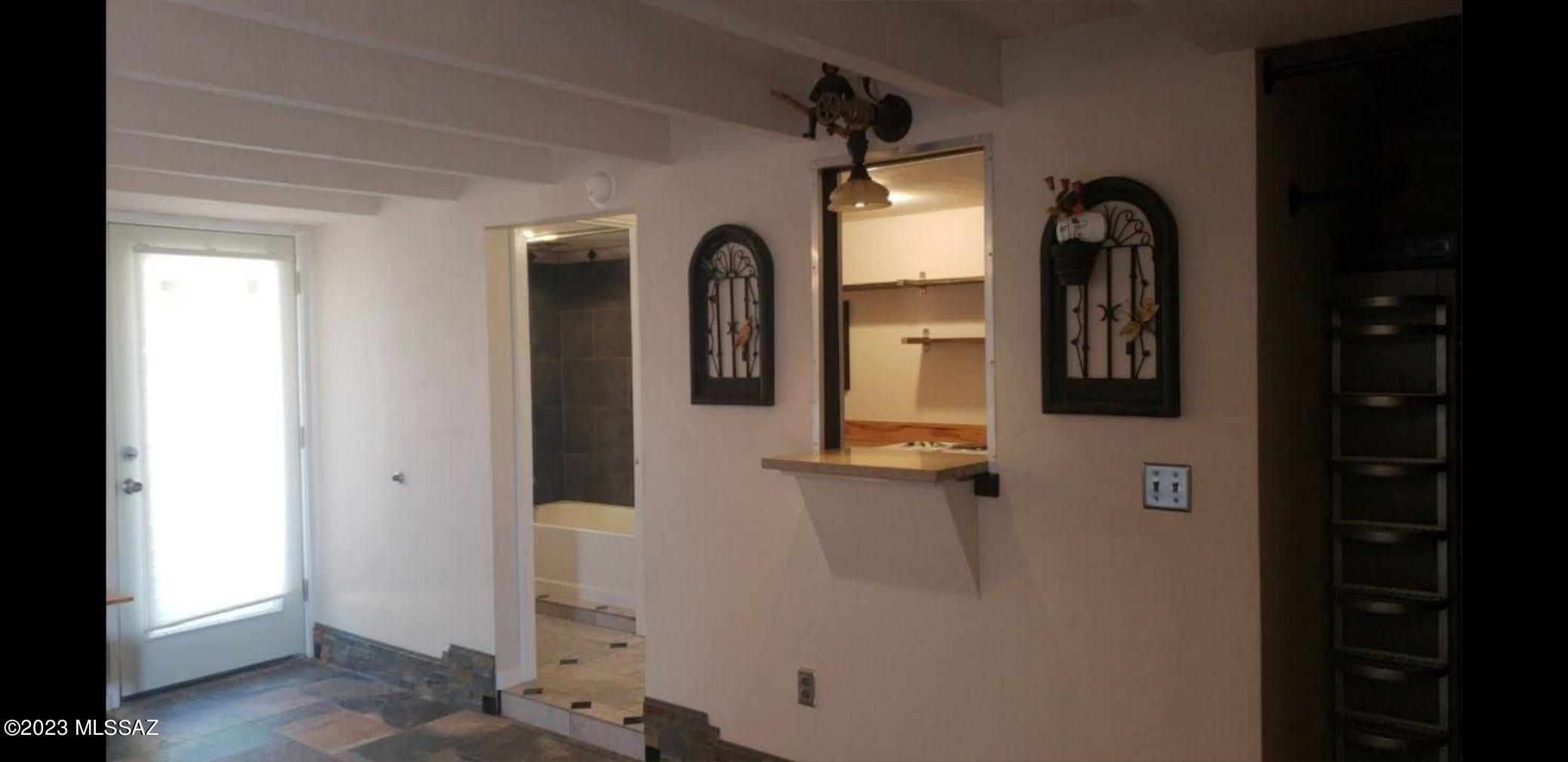 7424 N La Canada Drive