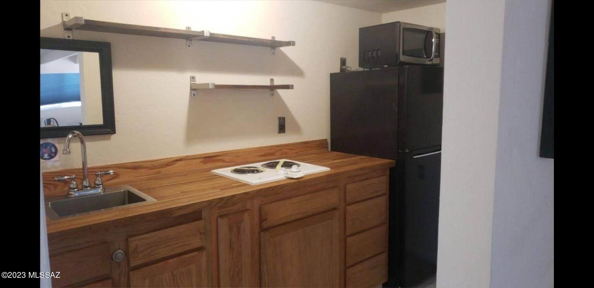 7424 N La Canada Drive