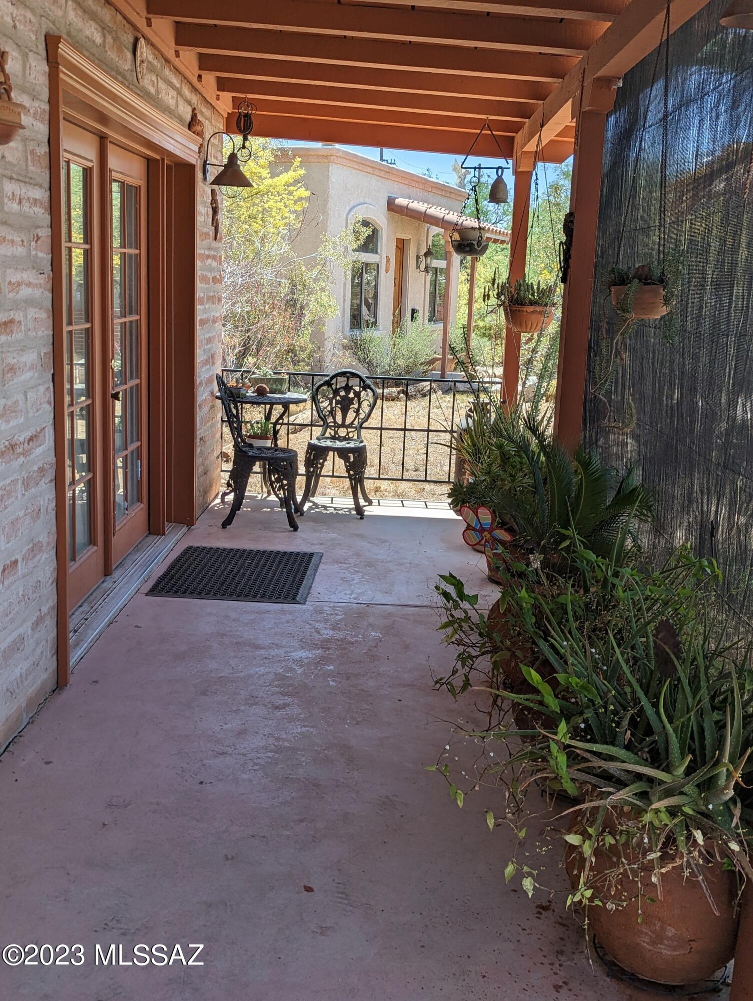 7424 N La Canada Drive