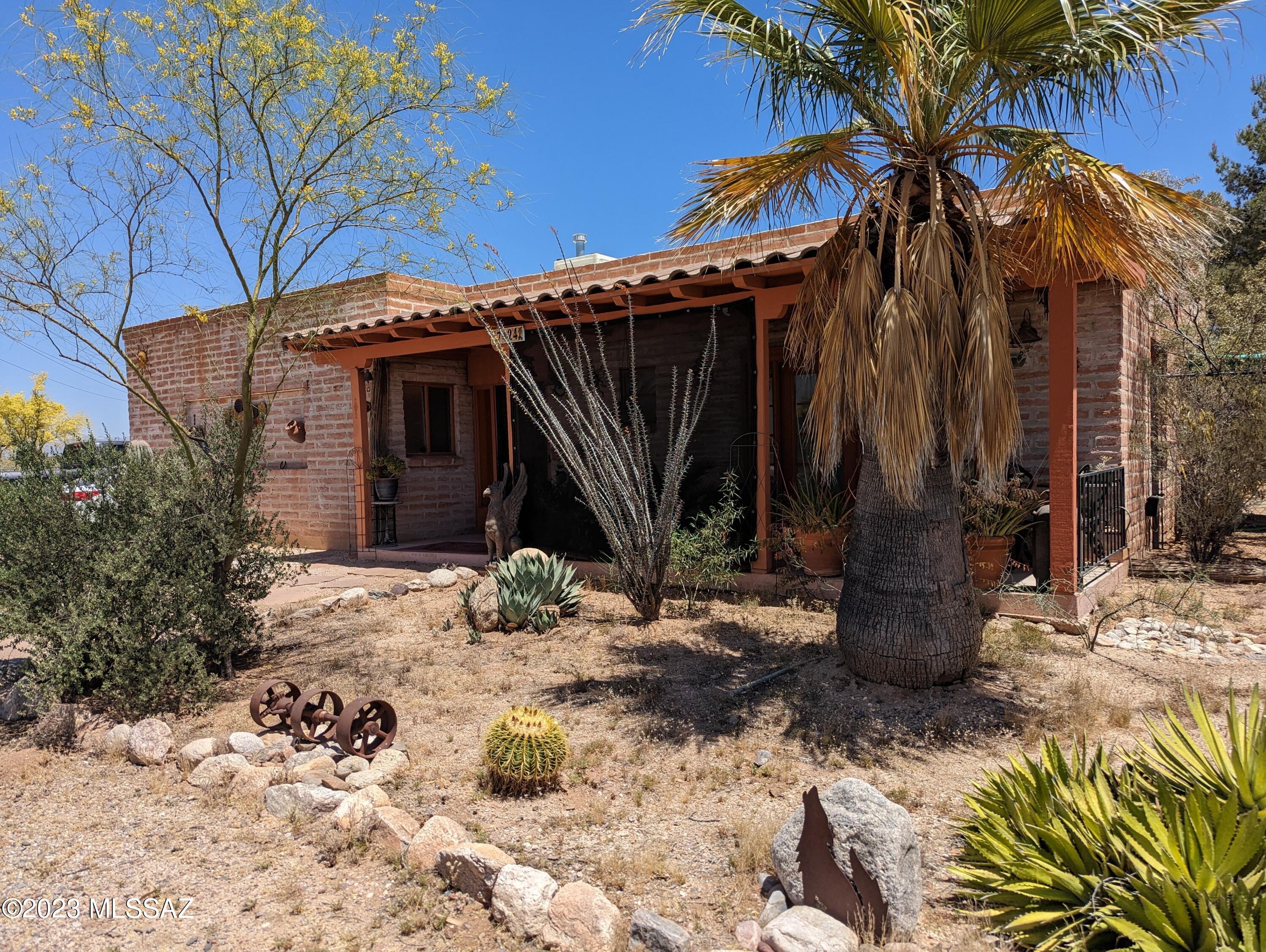 7424 N La Canada Drive