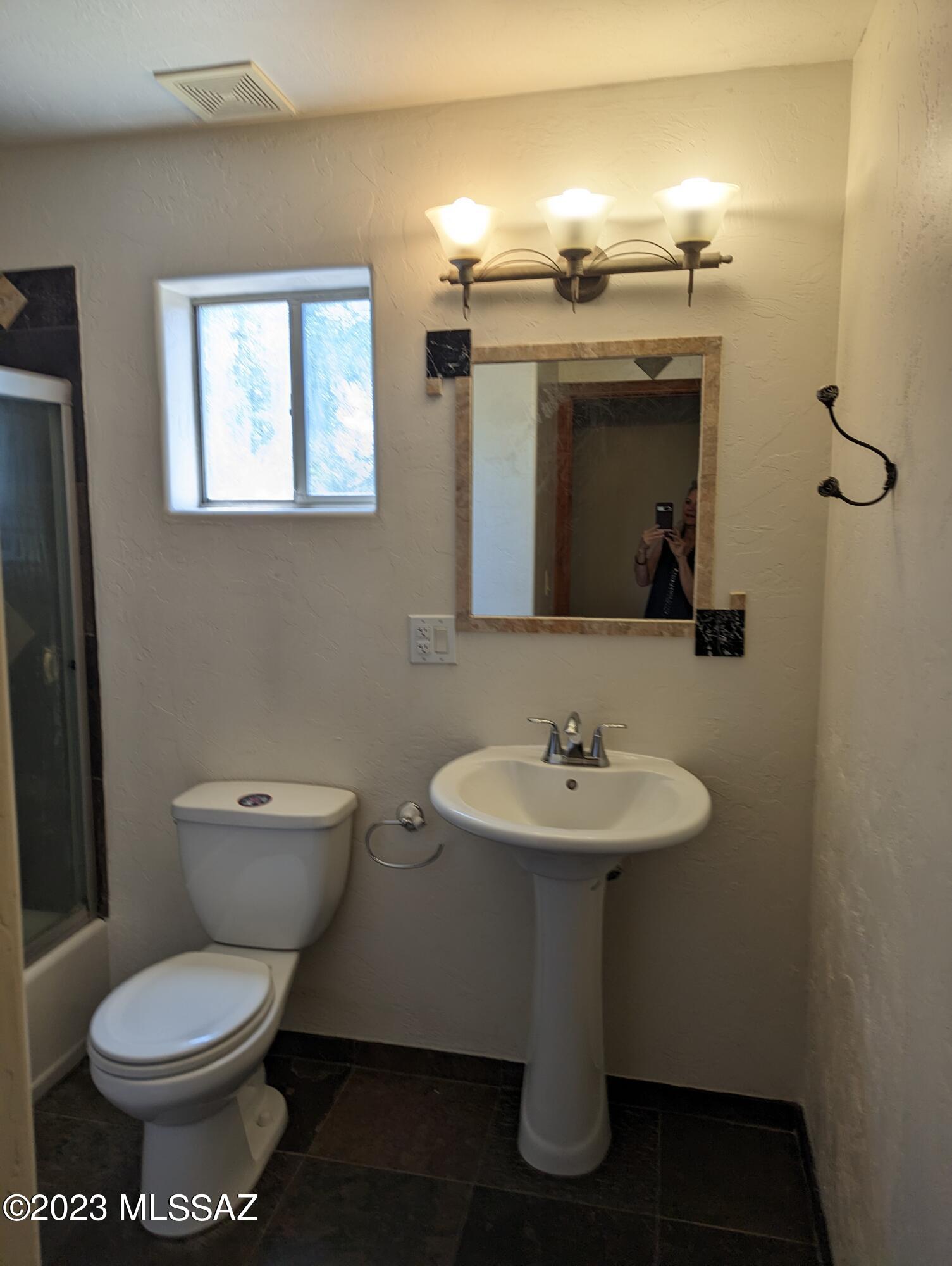 7424 N La Canada Drive