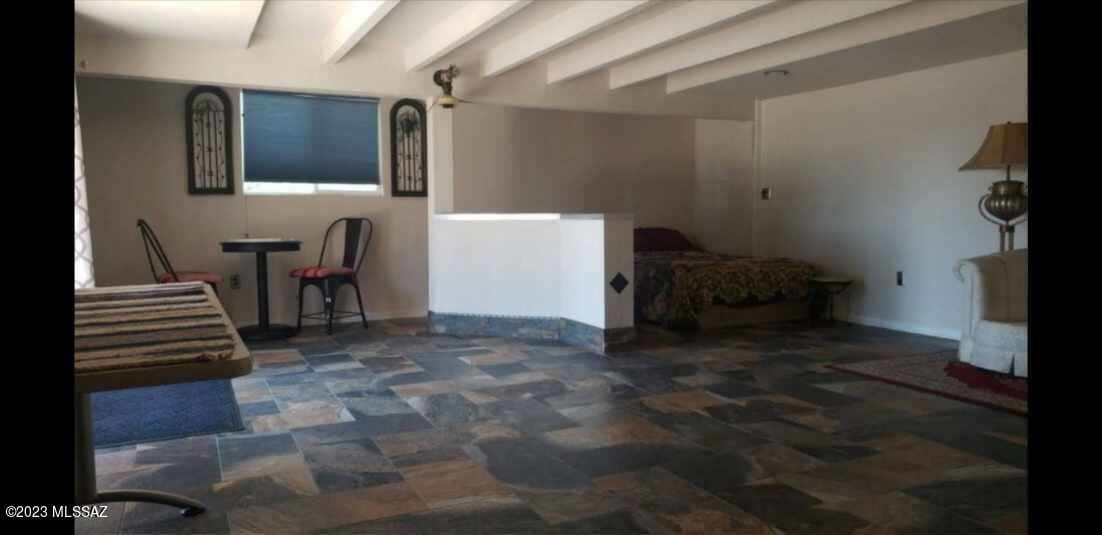 7424 N La Canada Drive