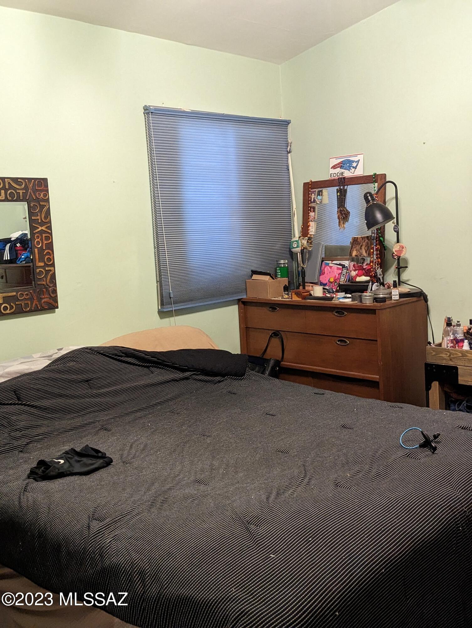 7424 N La Canada Drive