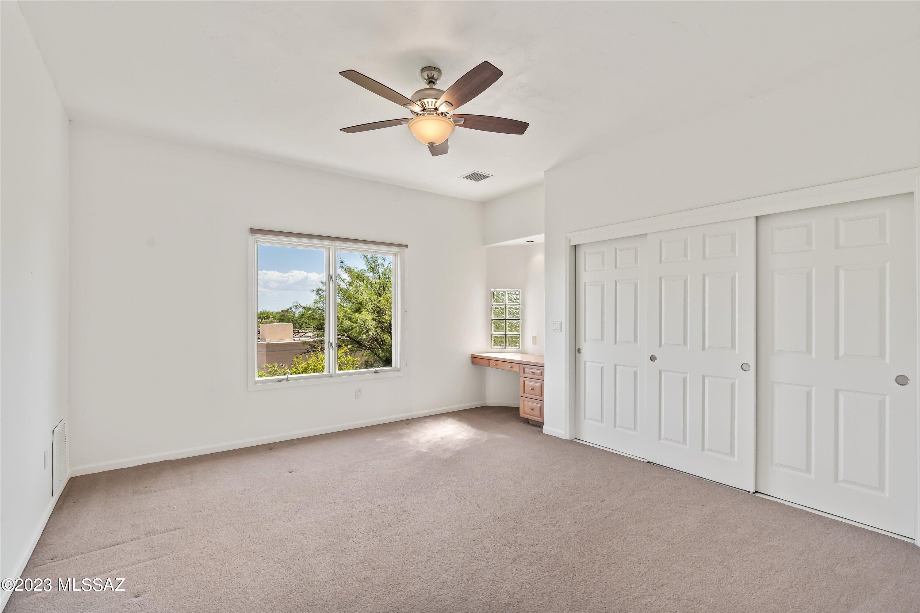 5720 E Placita La Gracias