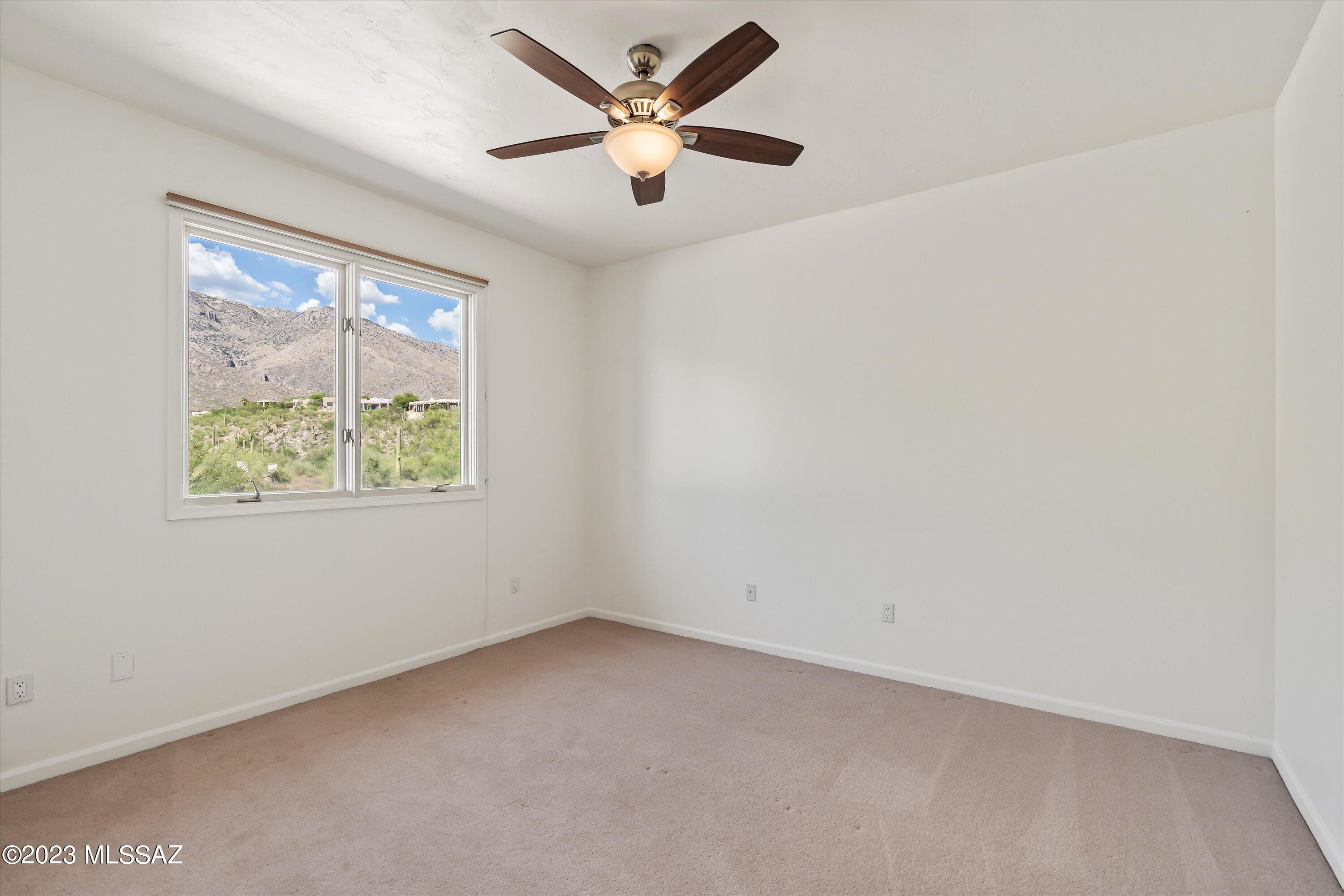 5720 E Placita La Gracias