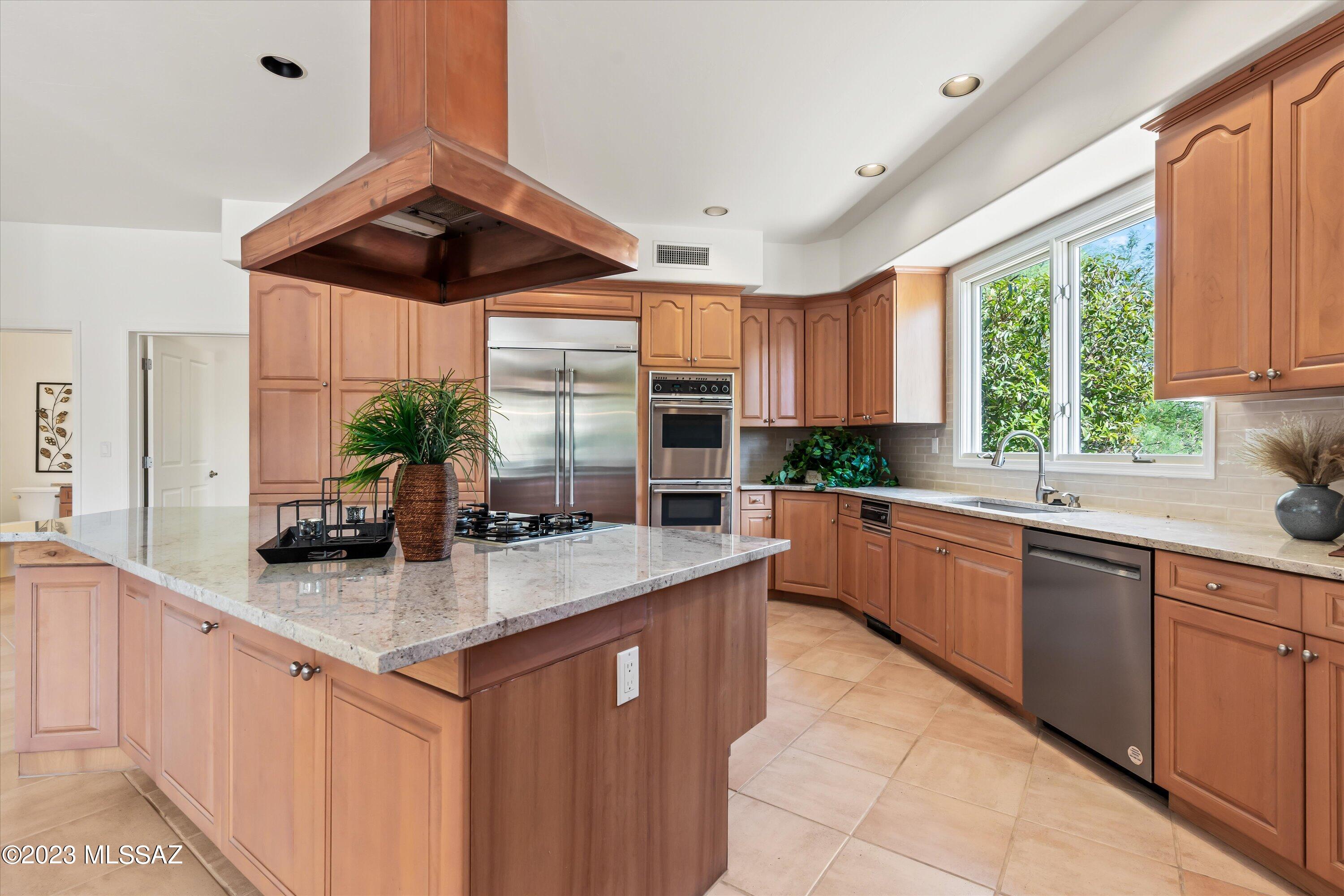 5720 E Placita La Gracias