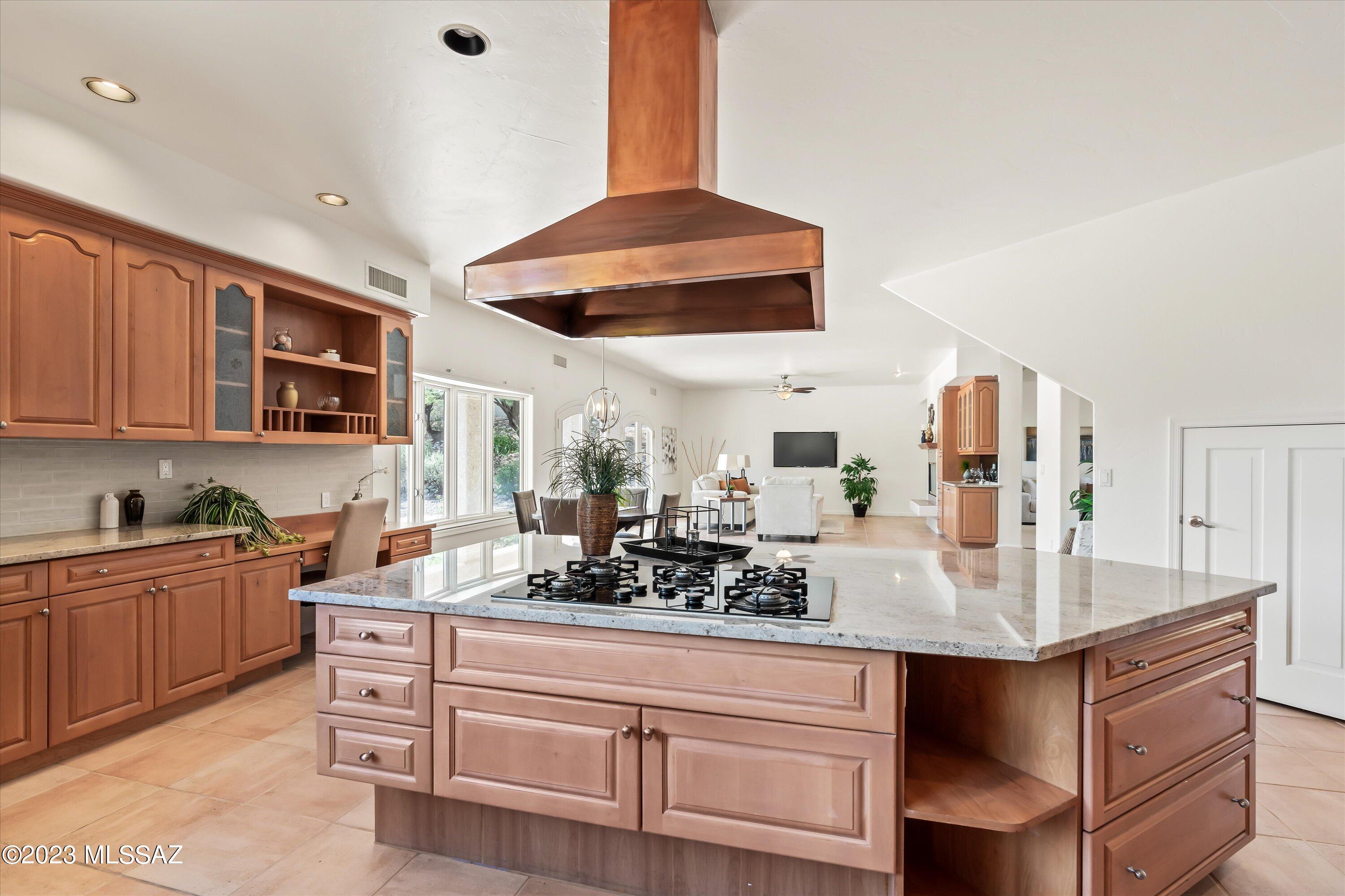 5720 E Placita La Gracias