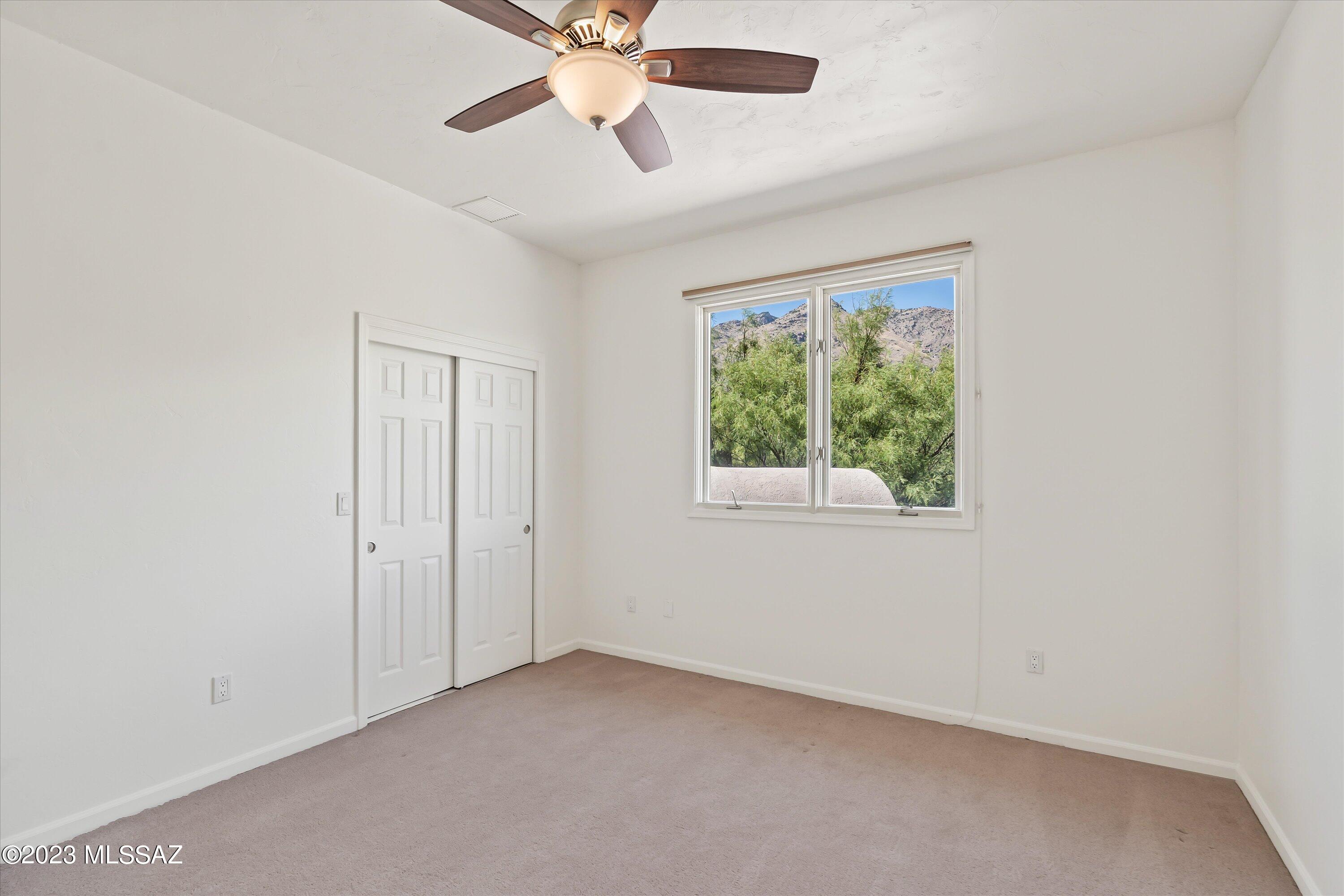 5720 E Placita La Gracias