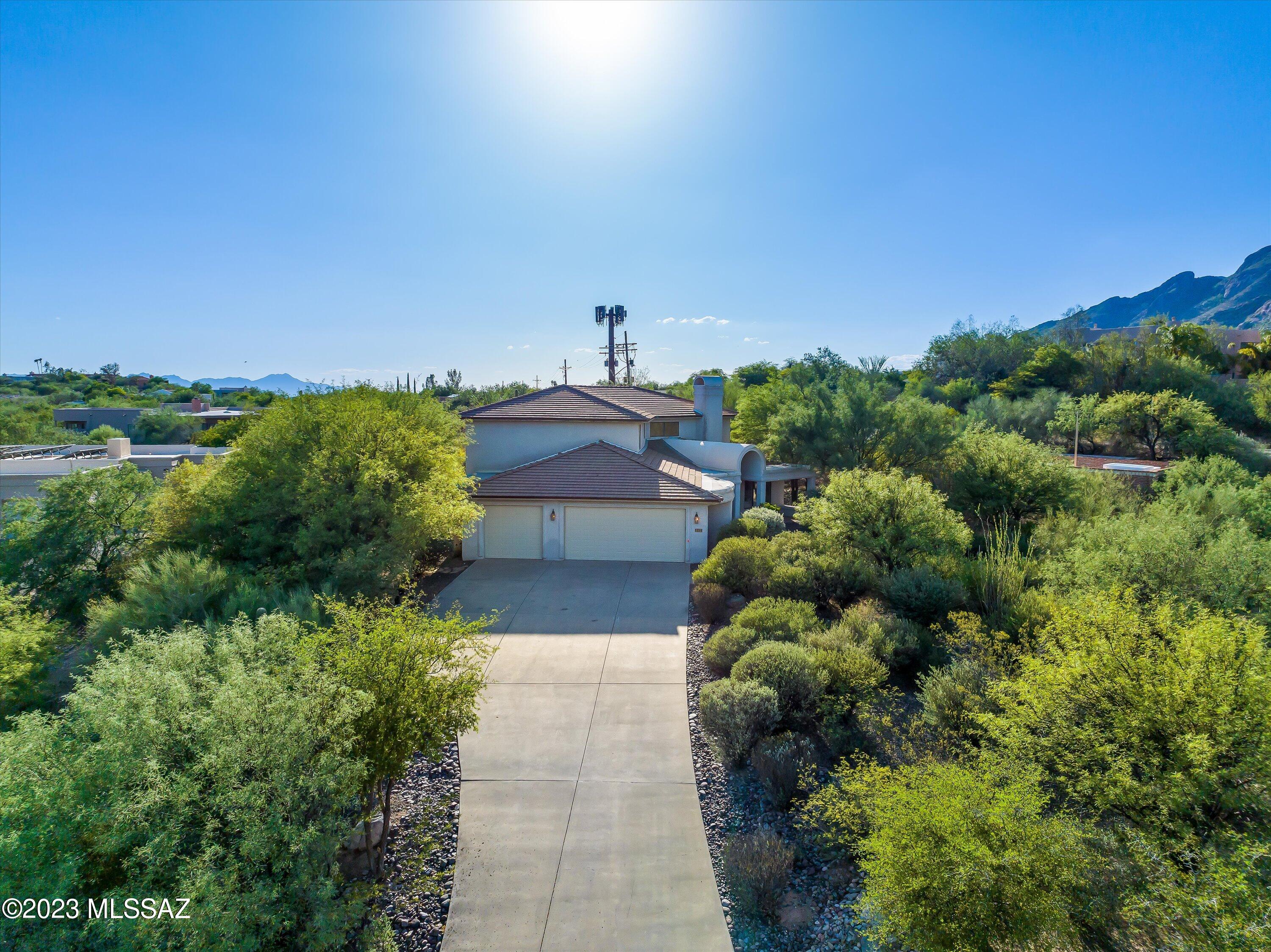 5720 E Placita La Gracias