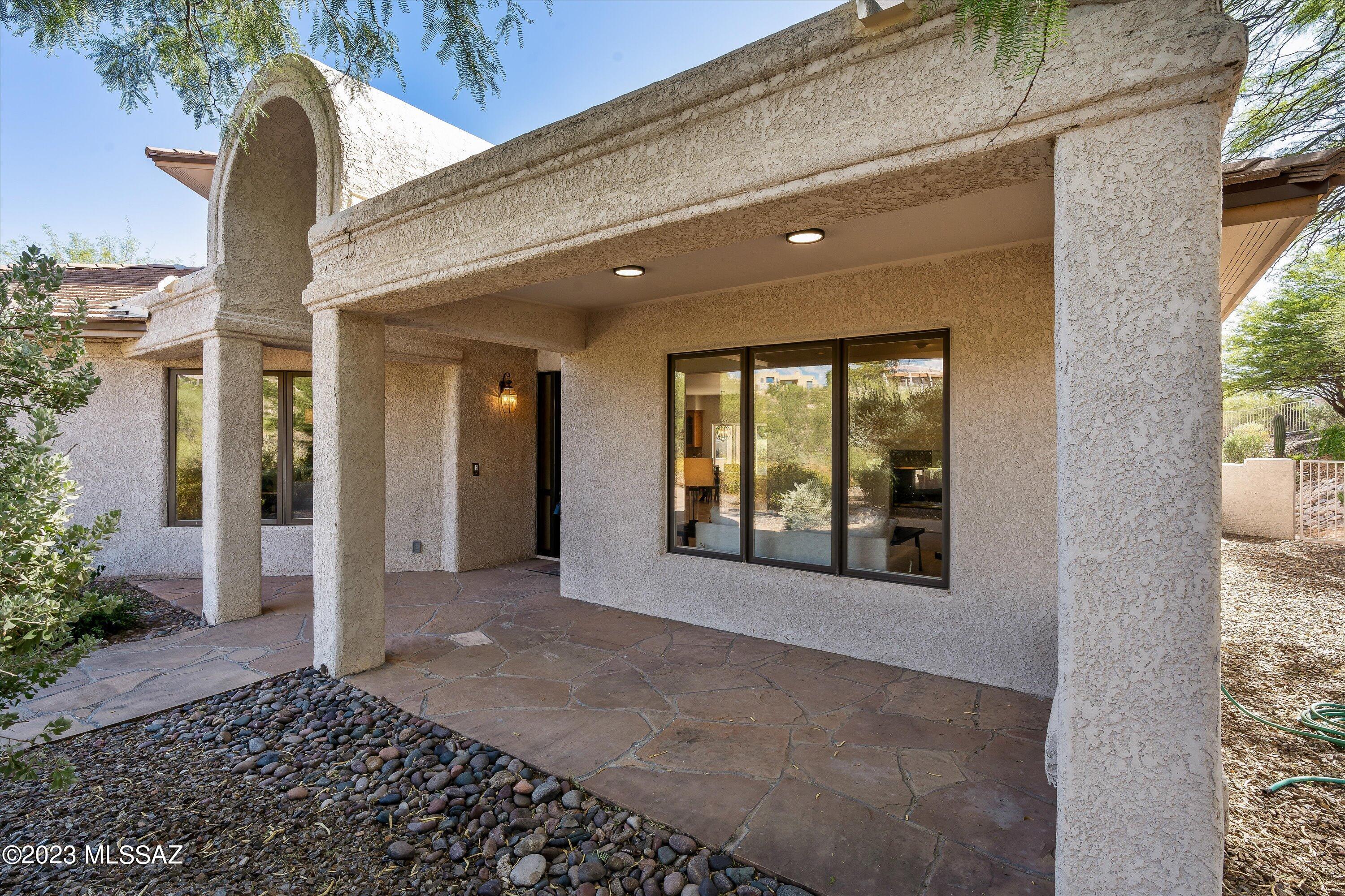 5720 E Placita La Gracias