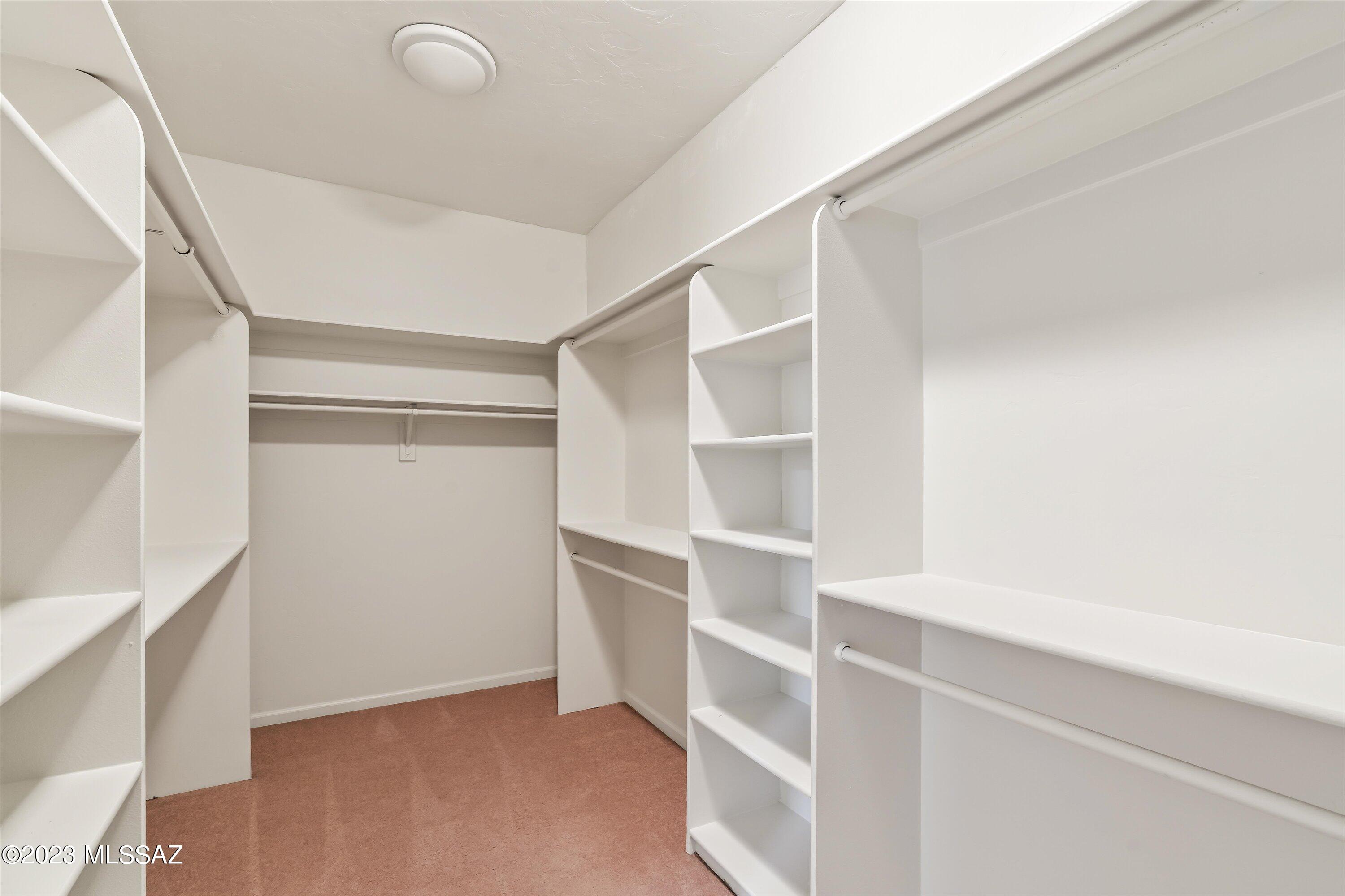 5720 E Placita La Gracias