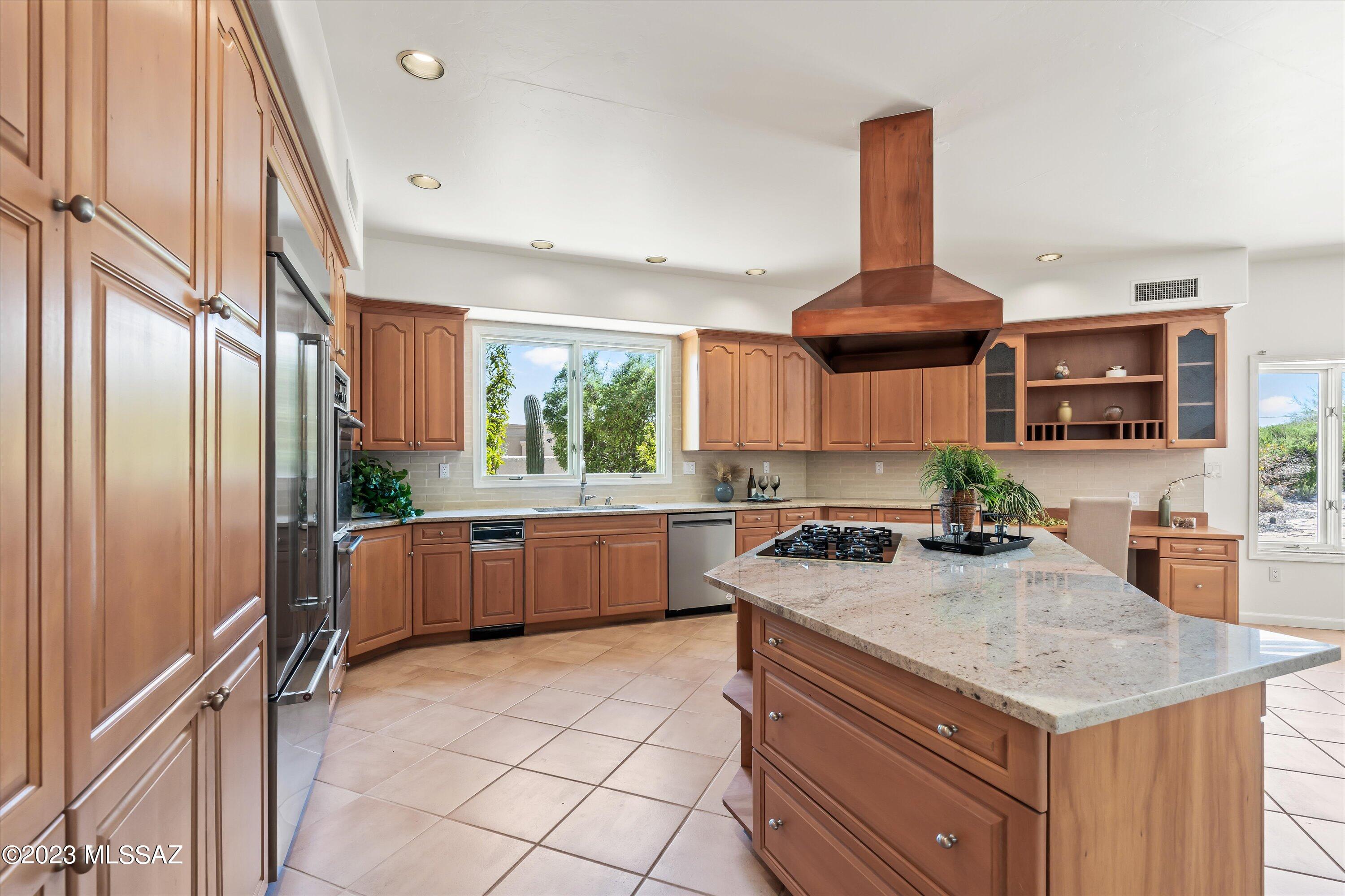 5720 E Placita La Gracias